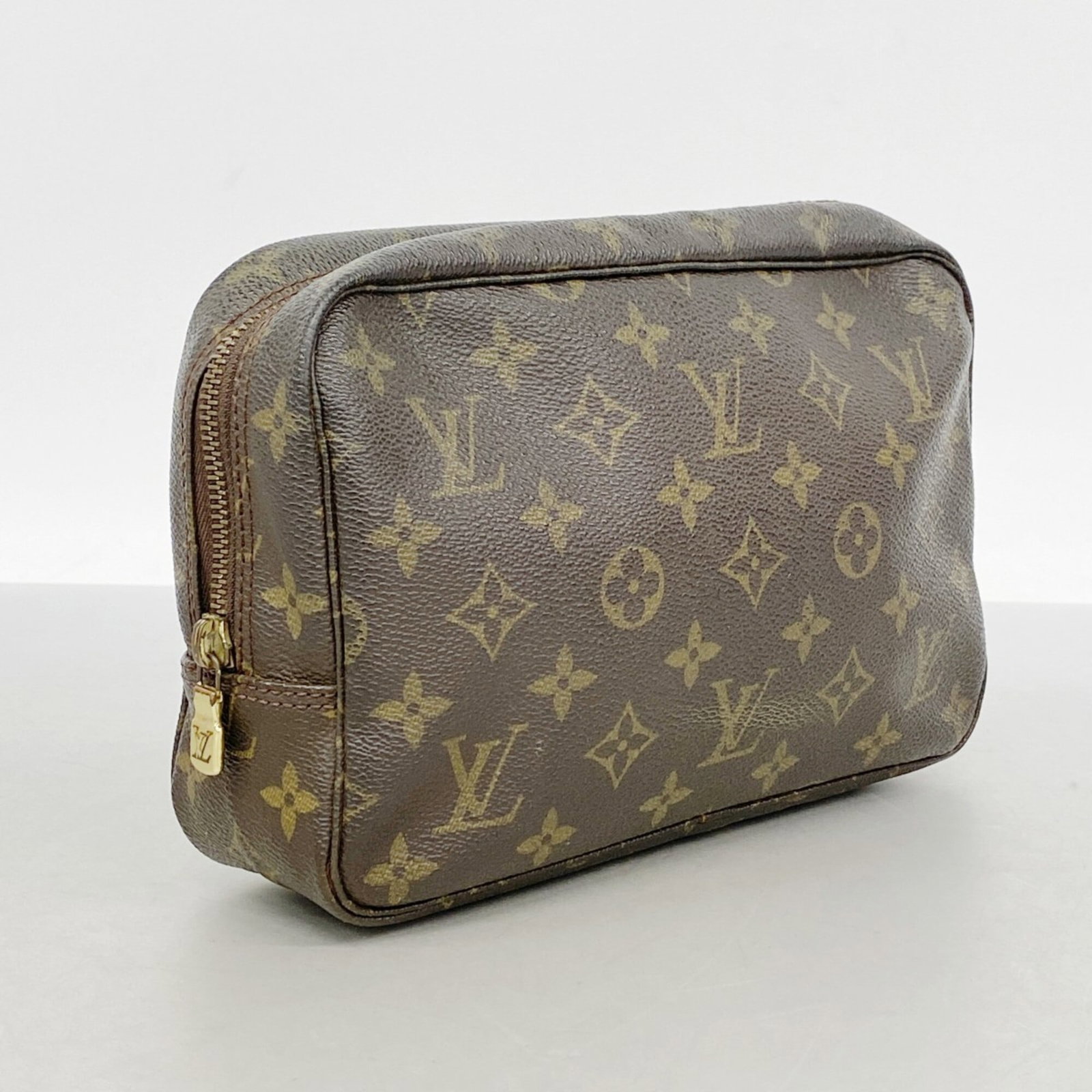 Louis Vuitton Pouch - 2
