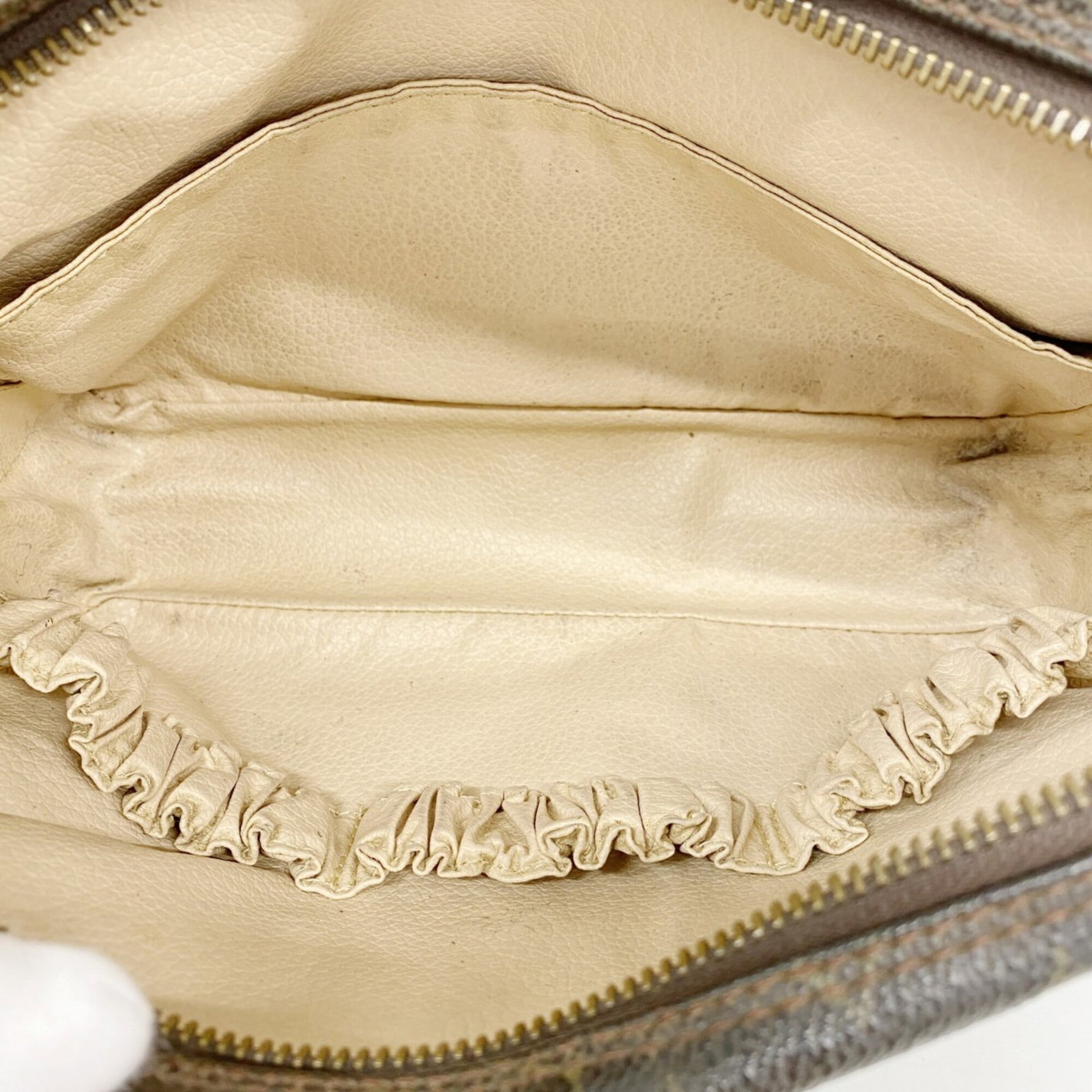 Louis Vuitton Pouch - 4