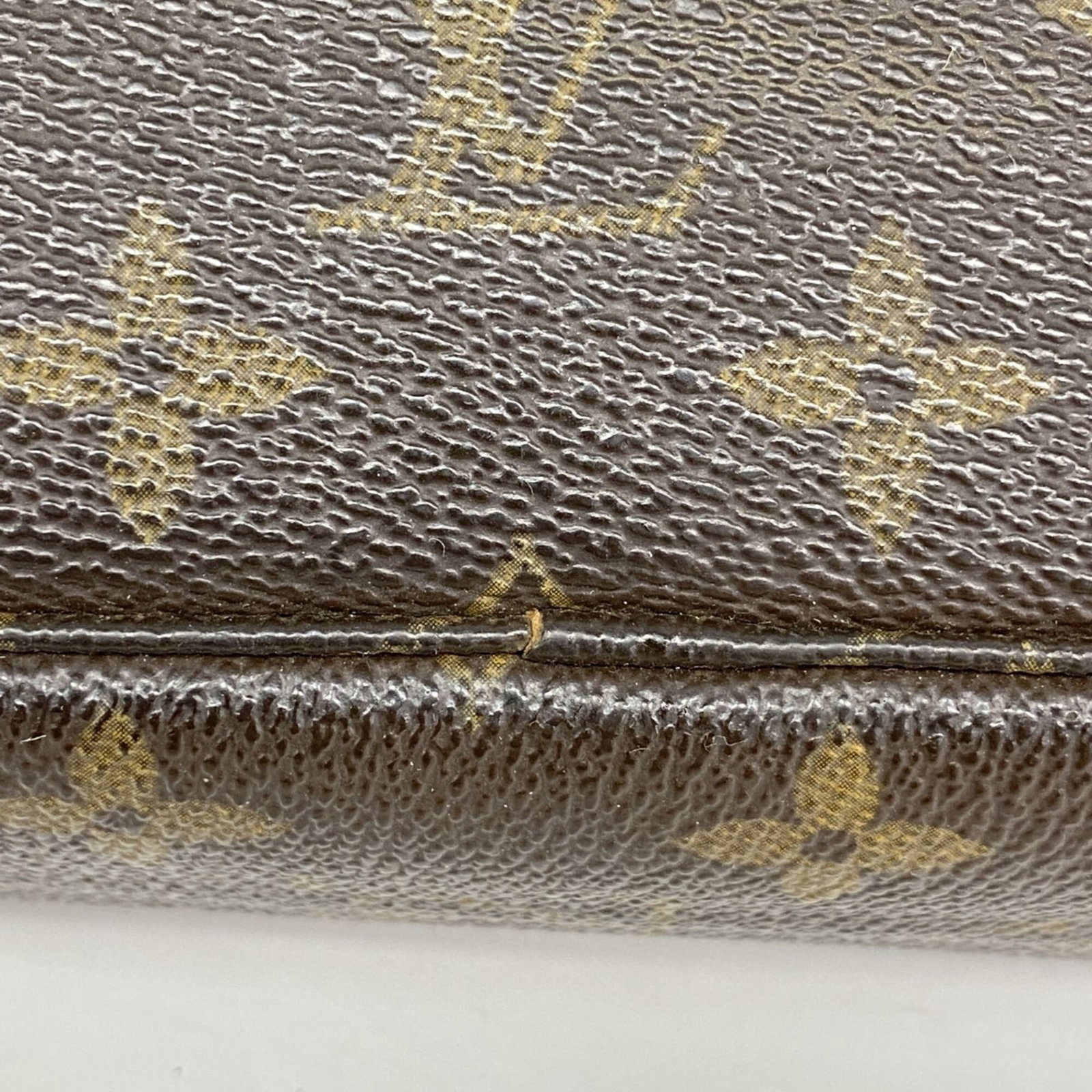 Louis Vuitton Pouch - 6