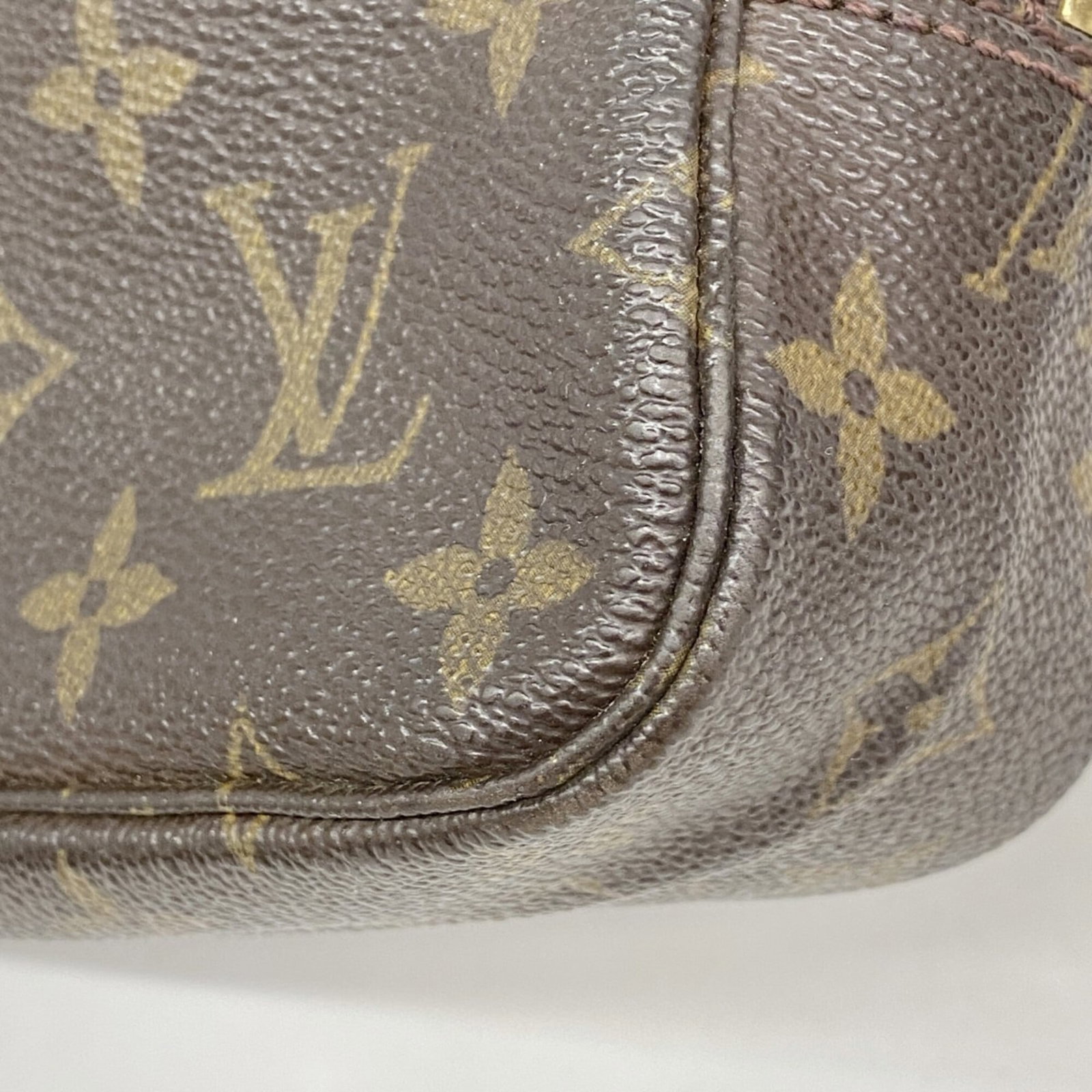 Louis Vuitton Pouch - 7