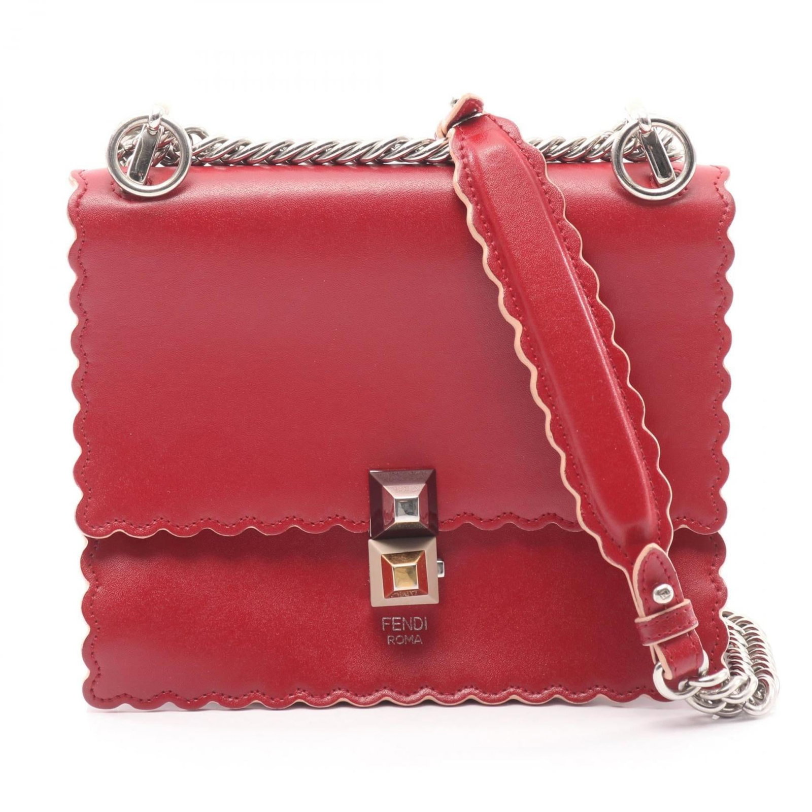 Fendi Shoulder Bag Leather: Fendi Shoulder Bag Leather Vachetta leather Fendi shoulder bag with a bold red color. Measuring 16cm x 19cm, this stylish accessory features a sleek design and classic shape. Made from high-quality le