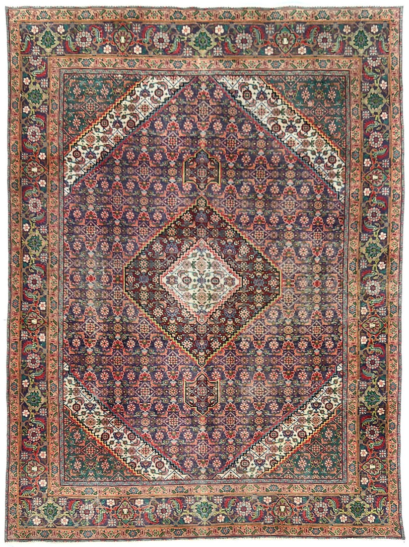 Semi-Antique 6'6X9'3 Vintage Oriental Rug Medallion Floral Style Decor Carpet Hand-Knotted: Semi-Antique 6'6X9'3 Vintage Oriental Rug Medallion Floral Style Decor Carpet Hand-Knotted Semi-Antique 6'6X9'3 Vintage Oriental Rug Medallion Floral Style Decor Carpet Hand-Knotted in Muted Colors. T