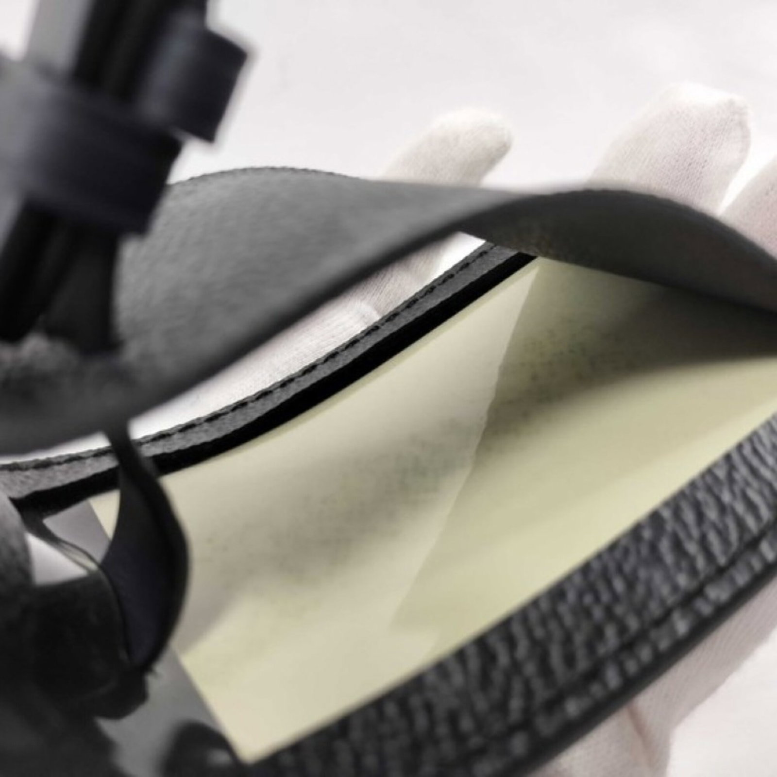 Louis Vuitton Monogram Eclipse Tag - 6