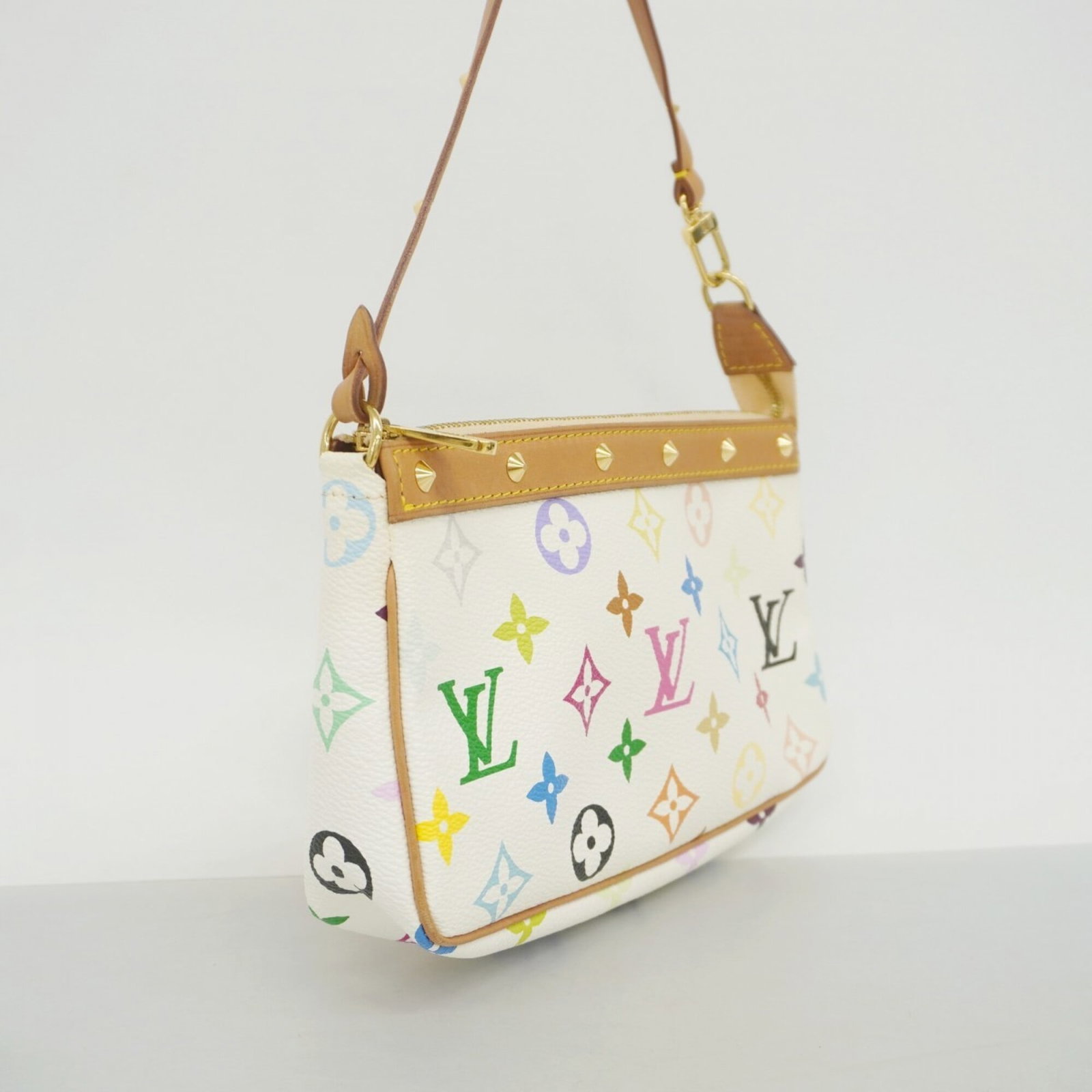 Louis Vuitton Pouch - 2
