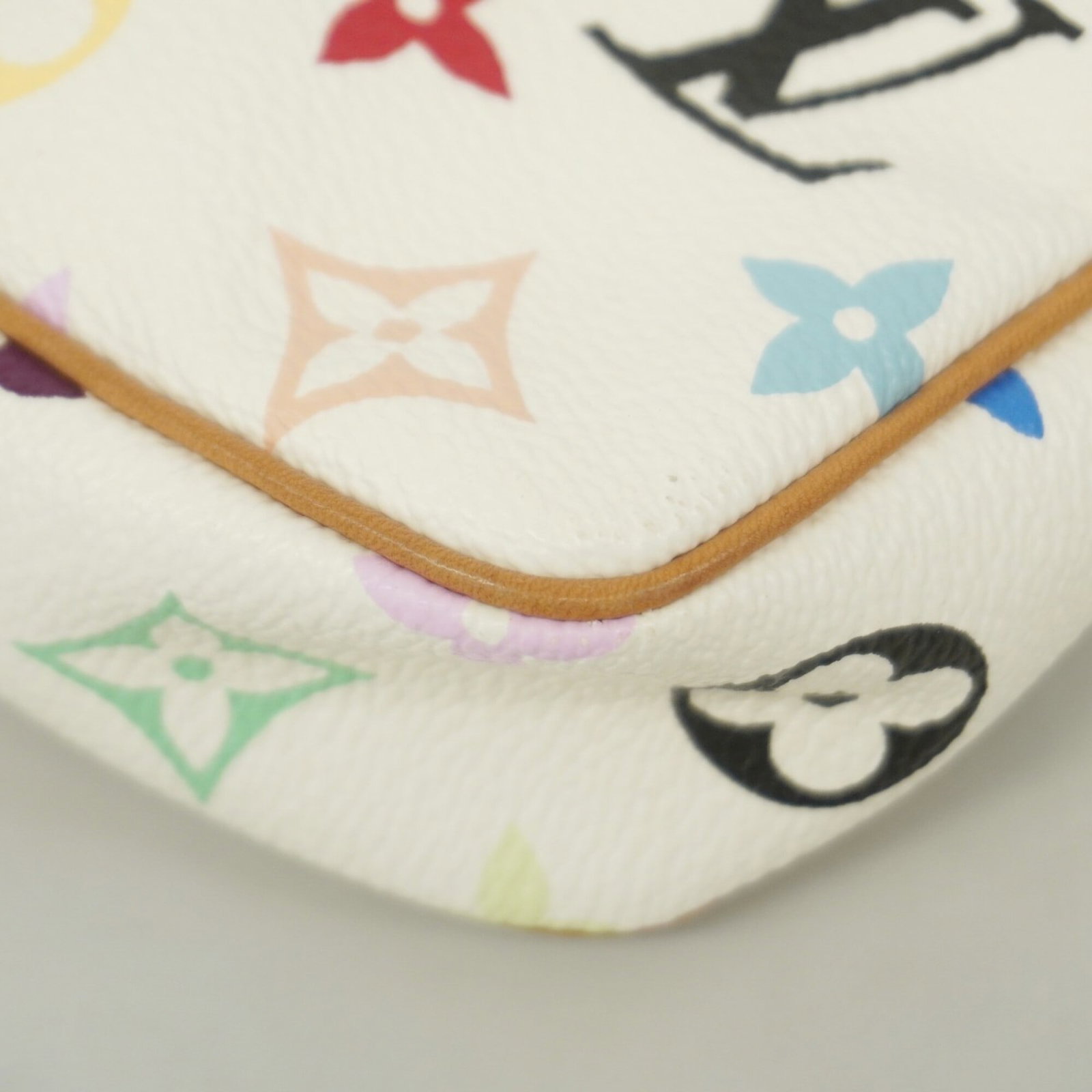 Louis Vuitton Pouch - 7