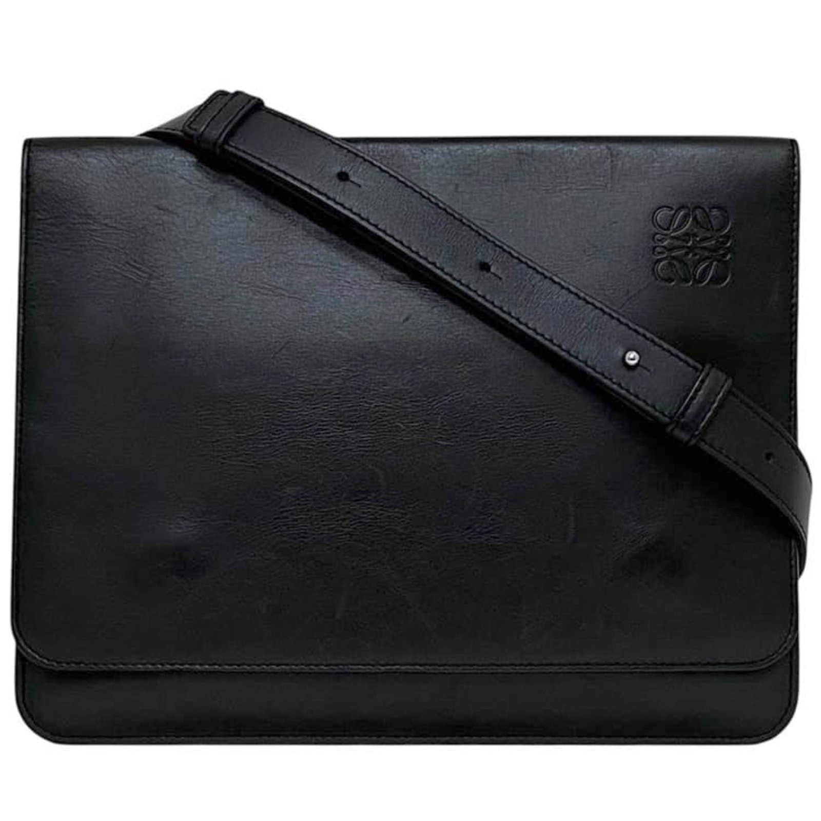 Shoulder Bag Leather: Shoulder Bag Leather Black leather shoulder bag with dimensions 22cm x 28cm x 3cm. Made from high-quality leather, this stylish accessory features a sleek design and compact size perfect for everyday 