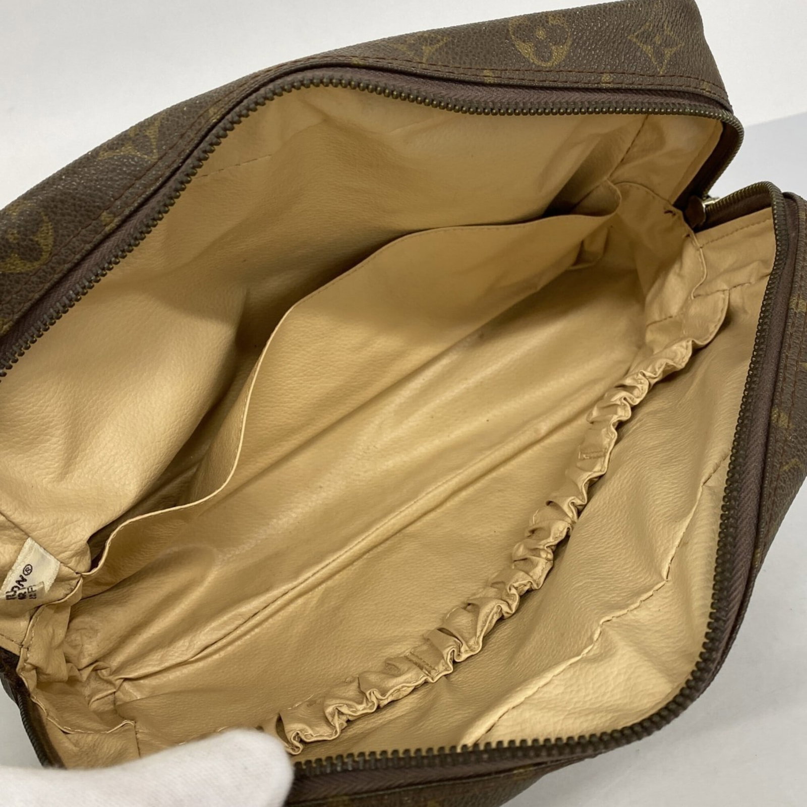 Louis Vuitton Pouch - 4