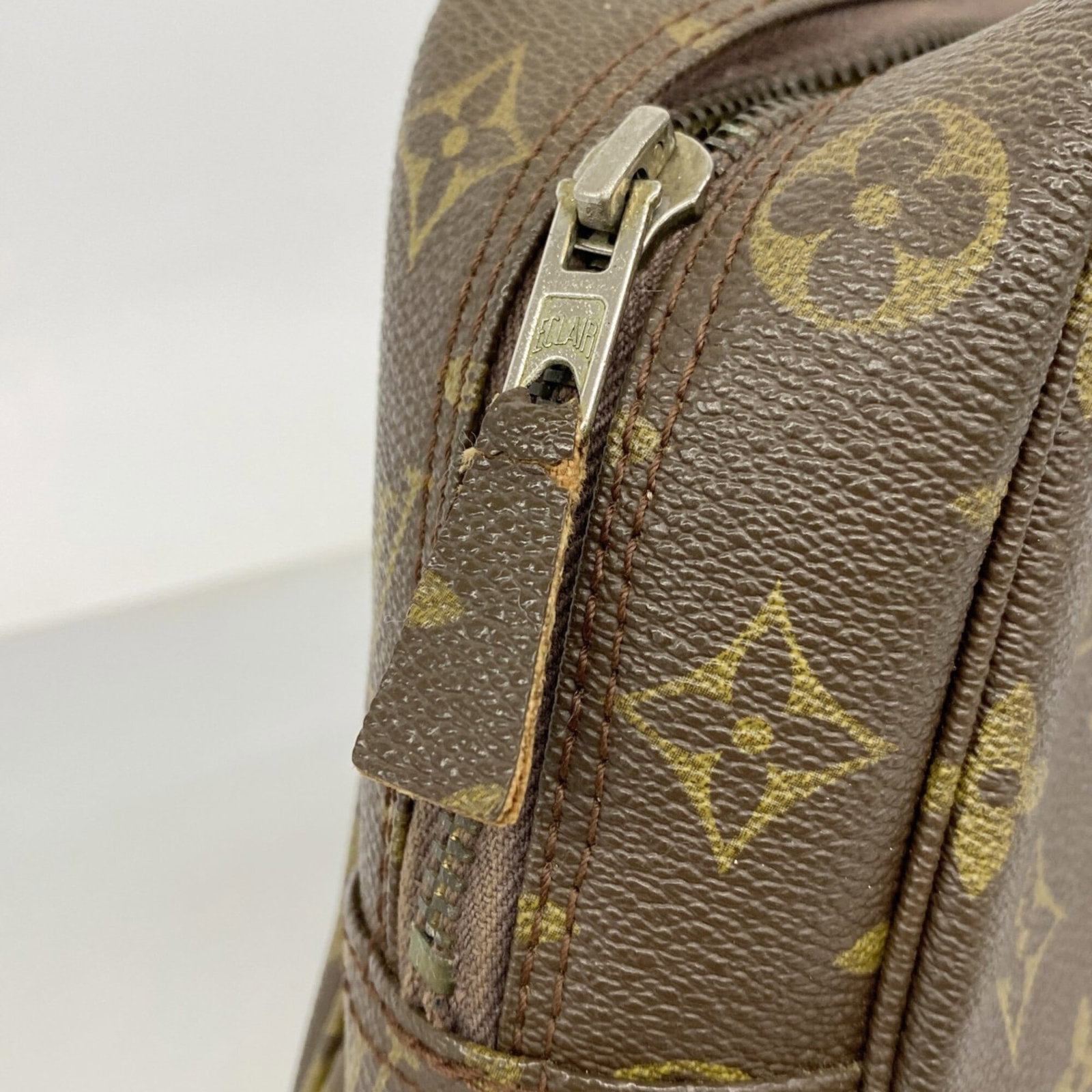Louis Vuitton Pouch - 6