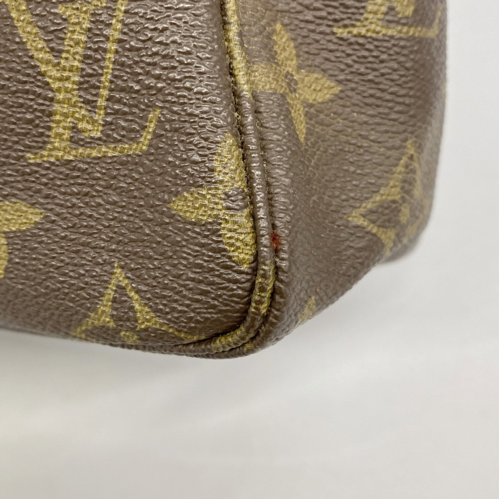 Louis Vuitton Pouch - 7