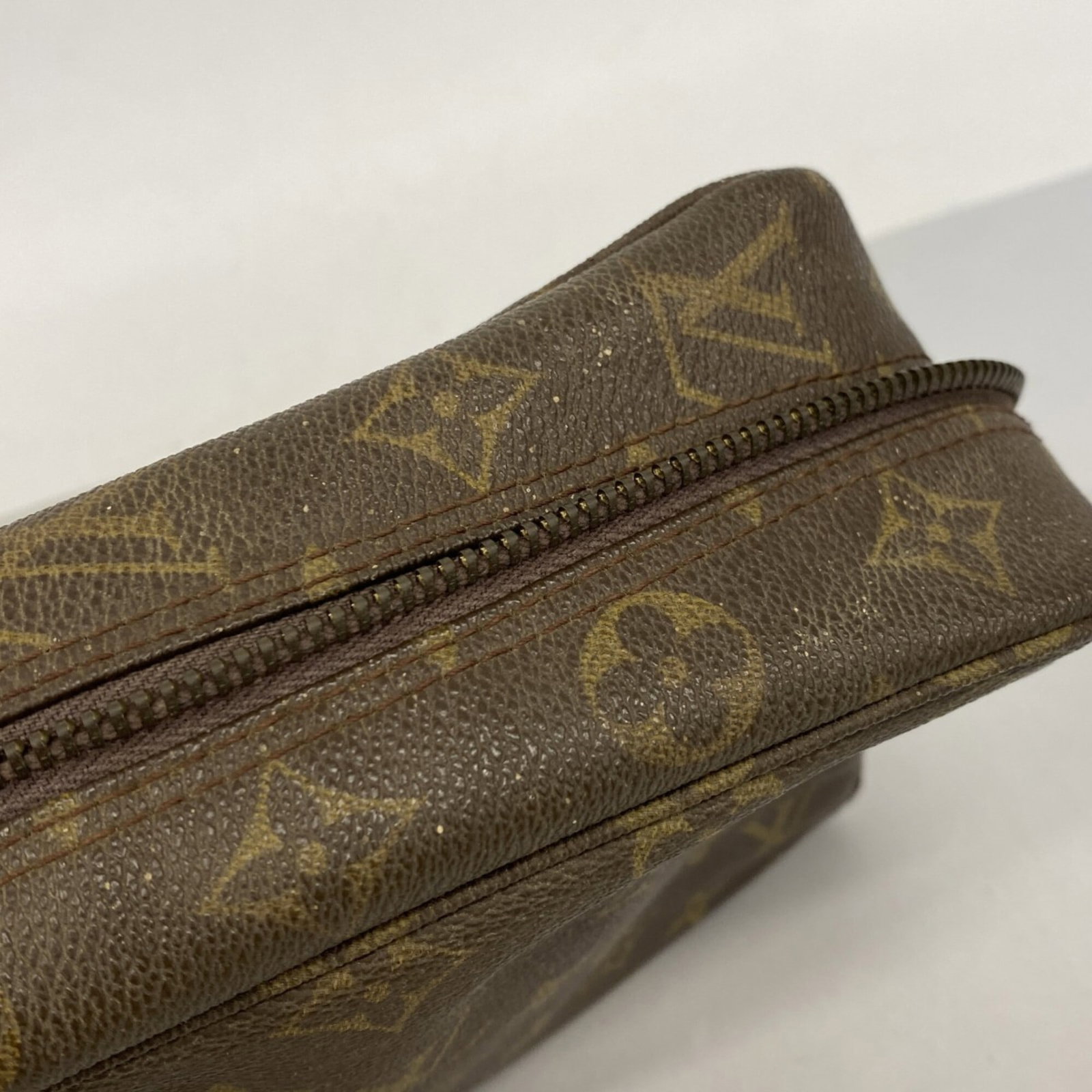 Louis Vuitton Pouch - 8
