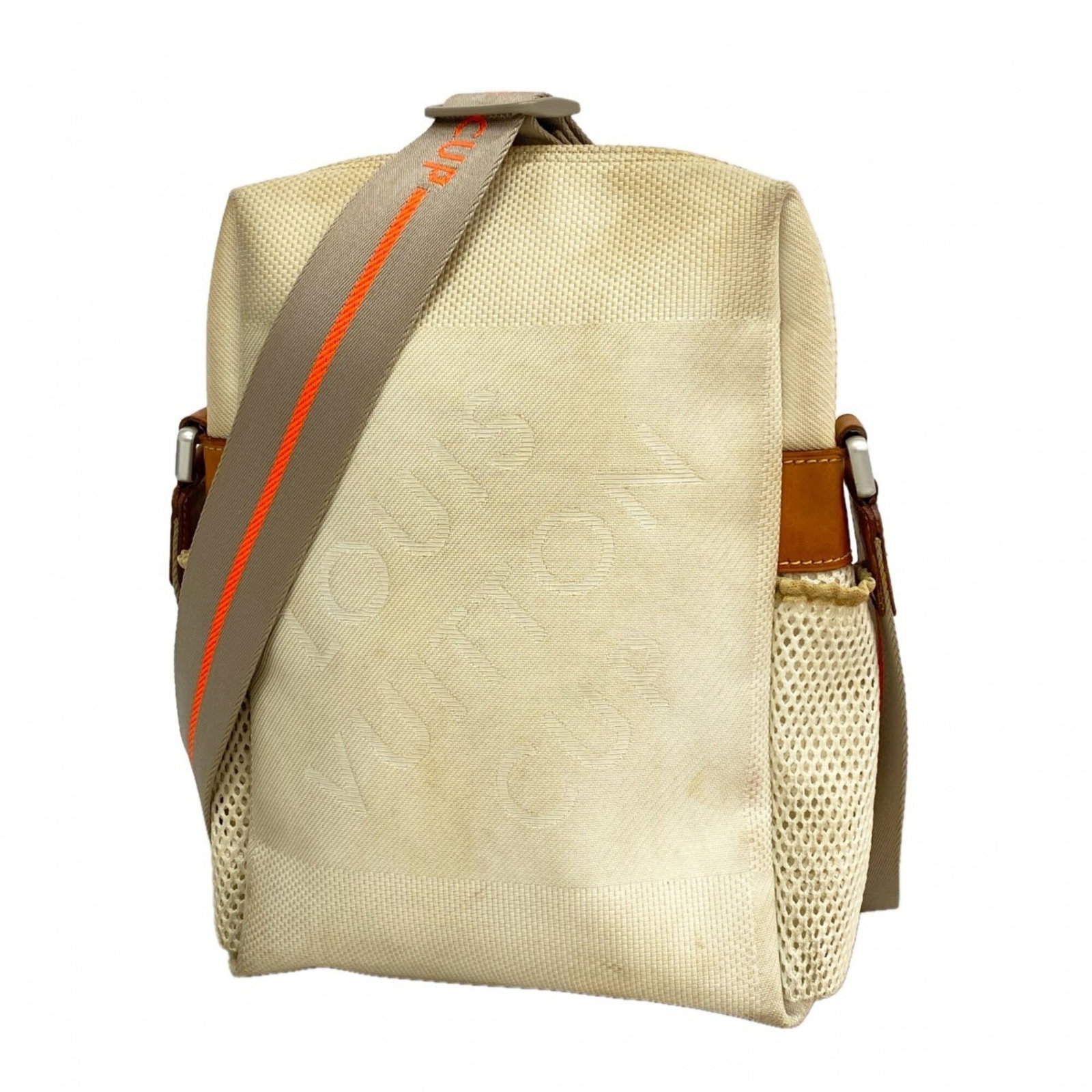 Shoulder Bag By Louis Vuitton: Shoulder Bag By Louis Vuitton White Louis Vuitton shoulder bag with classic design, measuring 29cm x 19cm x 6.5cm. This stylish bag features a timeless look and clean lines, making it a versatile acce