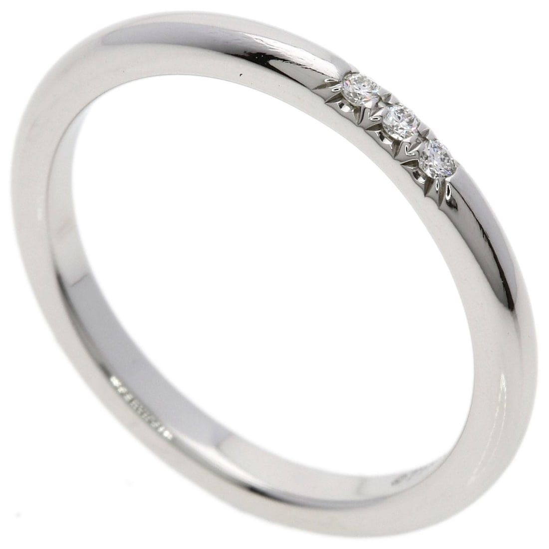 Tiffany&Co. Forever Diamond Ring Platinum Pt950: Tiffany&Co. Forever Diamond Ring Platinum Pt950 Tiffany&Co.'s Forever Diamond Ring showcases a stunning platinum setting, featuring a diamond as the main stone. The ring's silver exterior and PT950 me