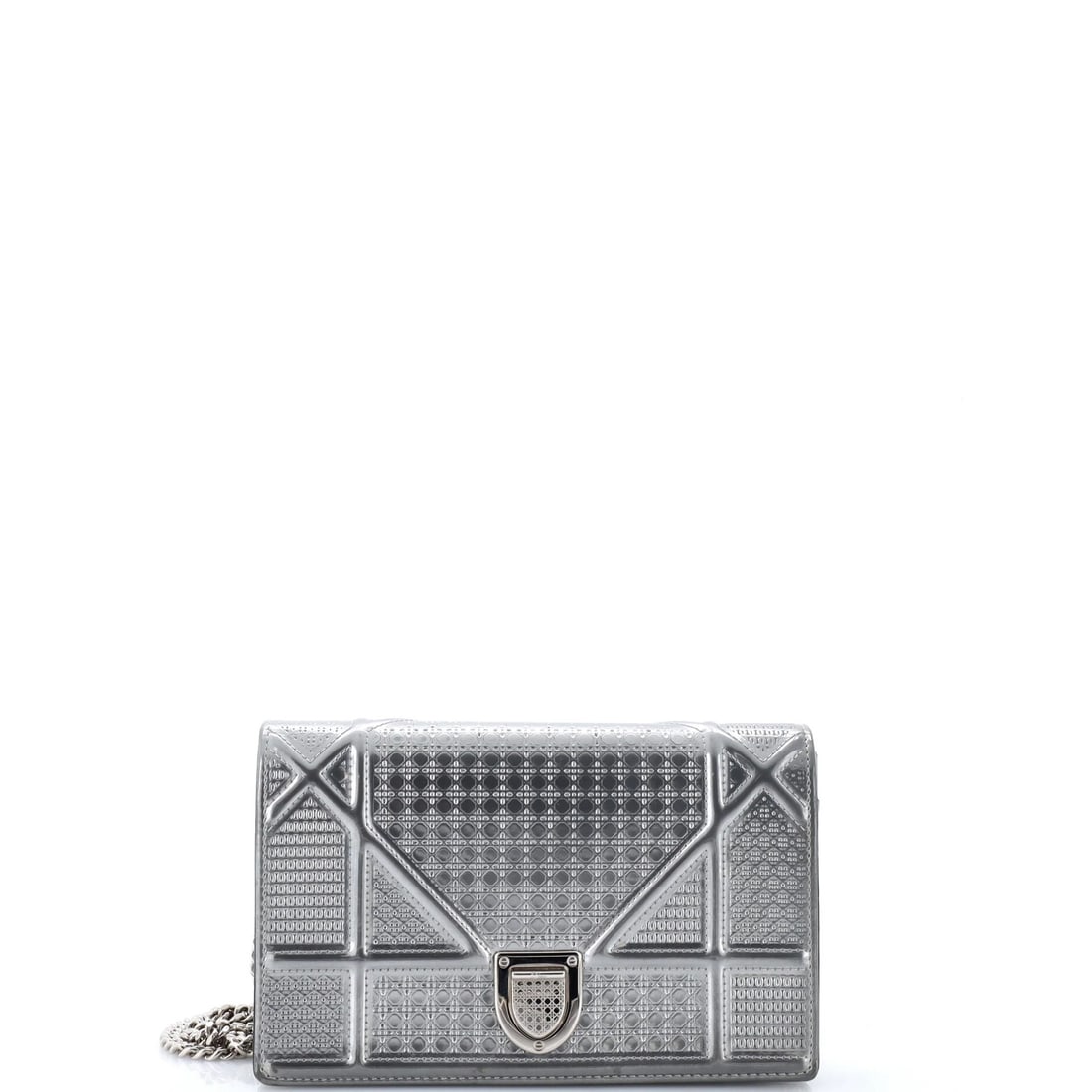 Christian Dior Diorama Wallet on Chain Cannage Embossed Calfskin: Christian Dior Diorama Wallet on Chain Cannage Embossed Calfskin The Christian Dior Diorama Wallet on Chain Cannage Embossed Calfskin boasts striking silver patent leather exterior with intricate cann