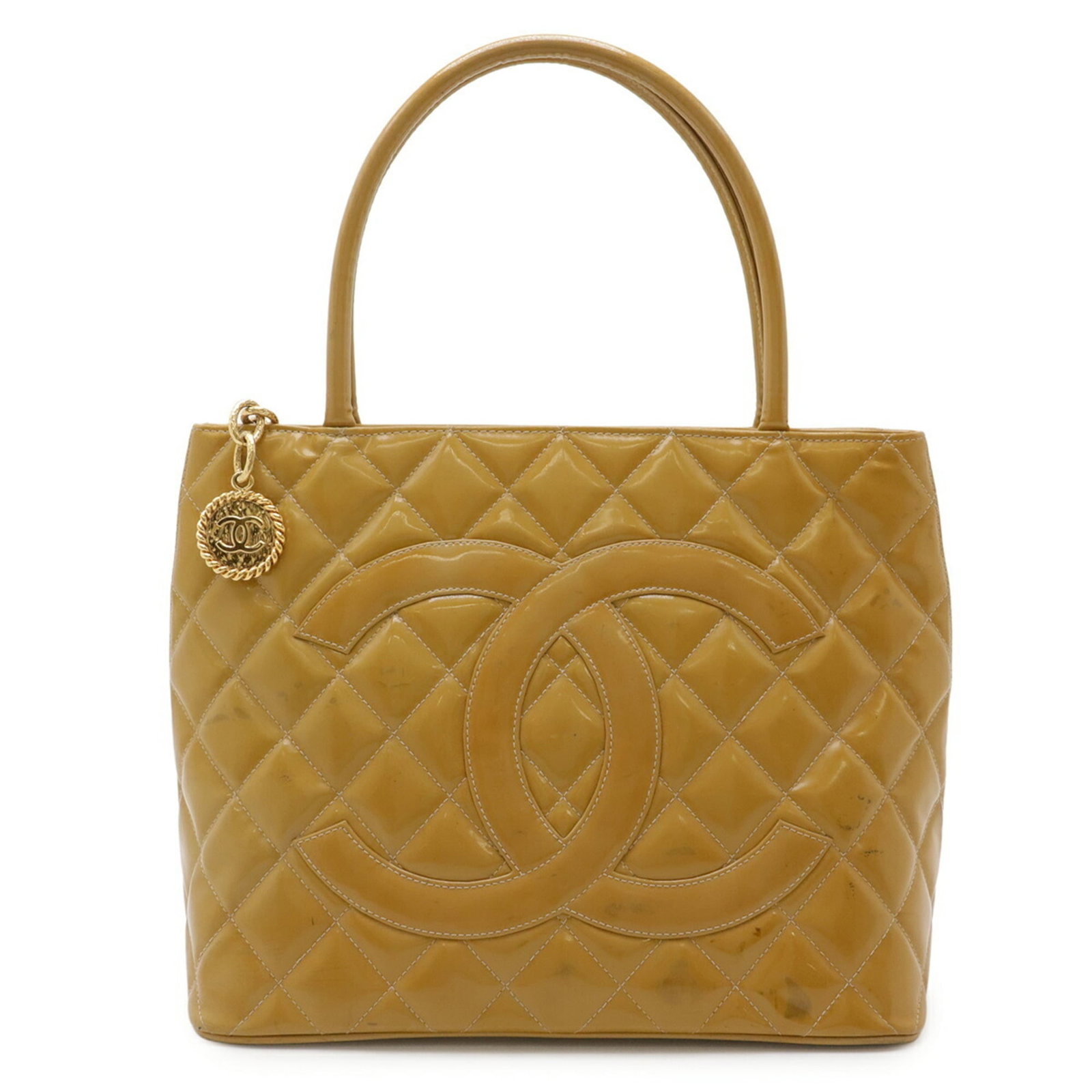 Vinyl acetate Eva bag tote Chanel shoulder: Vinyl acetate Eva bag tote Chanel shoulder Yellow Chanel Matelasse shoulder bag tote made from Ethylen vinyl acetate (EVA) material, featuring a zipper outer pocket and dimensions of 25cm x 30cm x 14.