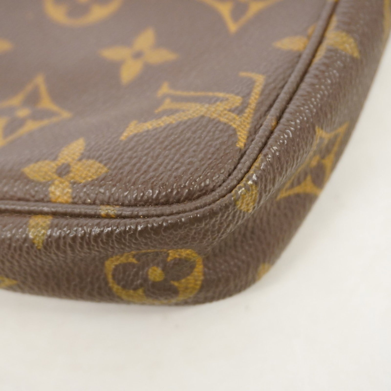Louis Vuitton Pouch - 7