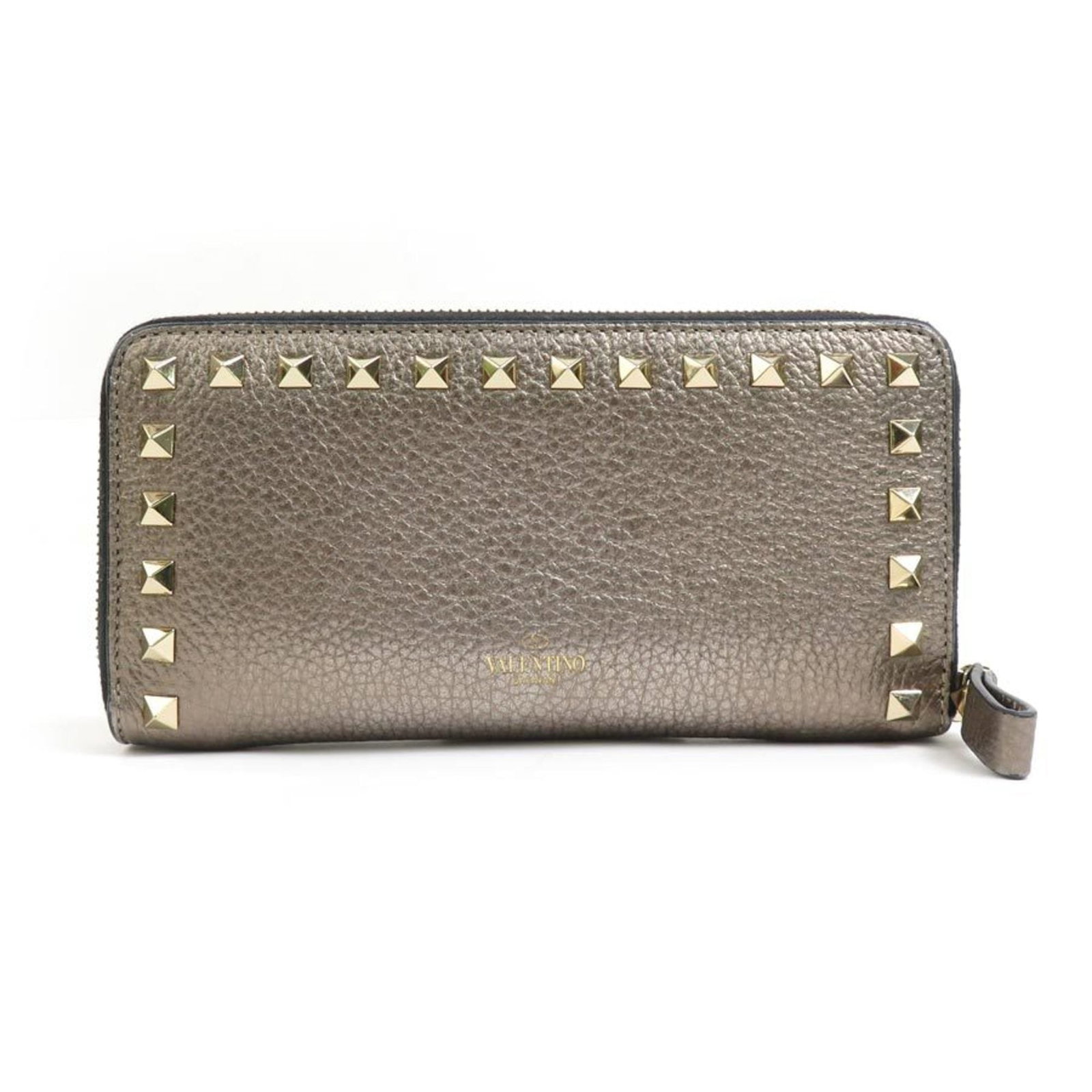 Valentino Garavani Coin Purse/ Coin Case Leather: Valentino Garavani Coin Purse/ Coin Case Leather Valentino Garavani Coin Purse/ Coin Case Leather is made from high-quality leather, featuring a sleek black design with gold accents. The compact size 