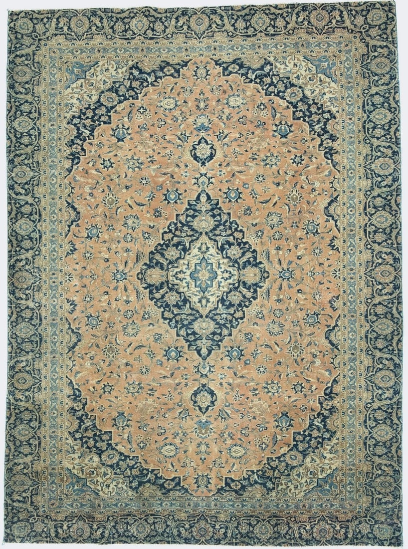 Antique Distressed Vintage Oriental Rug Muted Floral Classic Carpet 9X12 Ft Hand-Knotted: Antique Distressed Vintage Oriental Rug Muted Floral Classic Carpet 9X12 Ft Hand-Knotted Hand-Knotted Wool Floral Carpet with Distressed Charm, Measuring 270 X 374 cm. This vintage oriental rug boasts