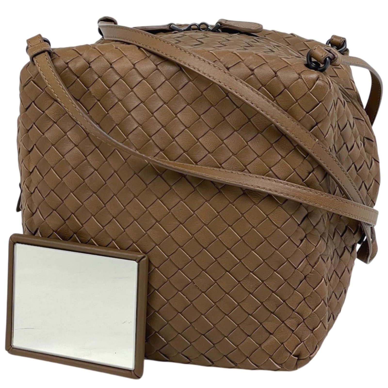 Bottega Veneta Shoulder Bag Leather: Bottega Veneta Shoulder Bag Leather Bottega Veneta's signature leather craftsmanship shines in this understated shoulder bag, featuring a timeless brown hue and sleek dimensions. The bag's classic des
