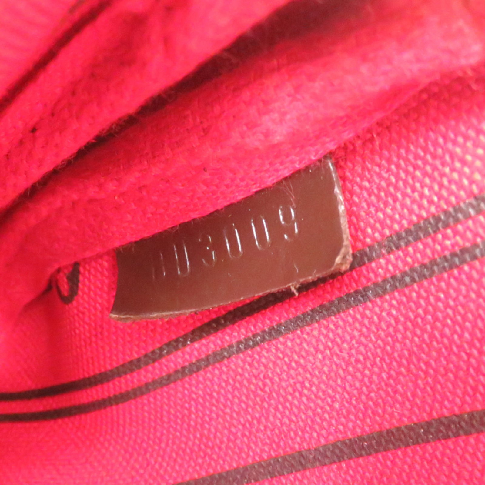 Louis Vuitton Pouch - 8