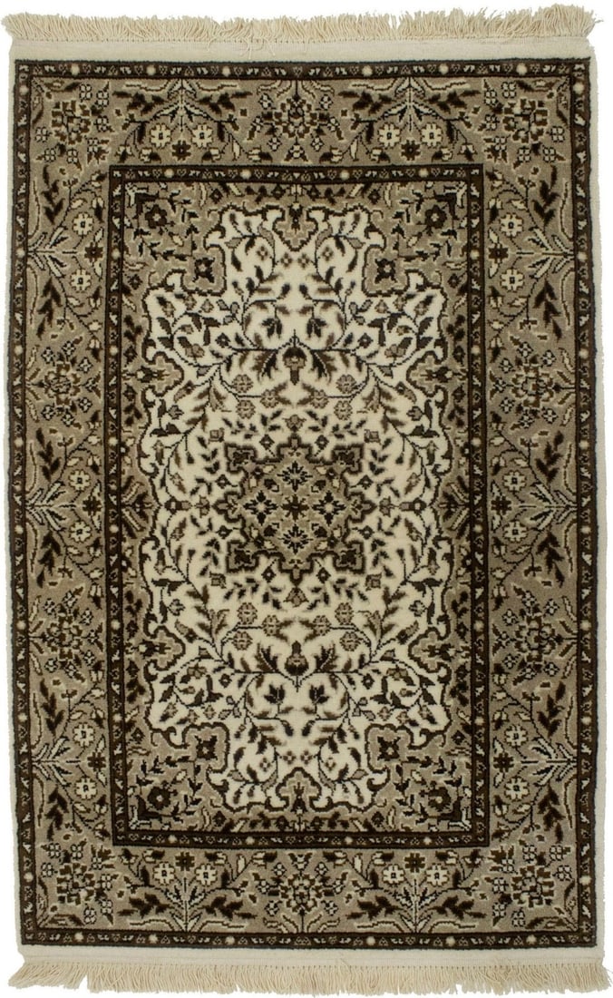 3X4 Ft Handmade Cream Floral Kirman Wool Rug Small Oriental Area Decor Carpet Hand-Knotted: 3X4 Ft Handmade Cream Floral Kirman Wool Rug Small Oriental Area Decor Carpet Hand-Knotted Hand-knotted with wool and cotton, this traditional cream-colored floral rug boasts an extra fine condition a