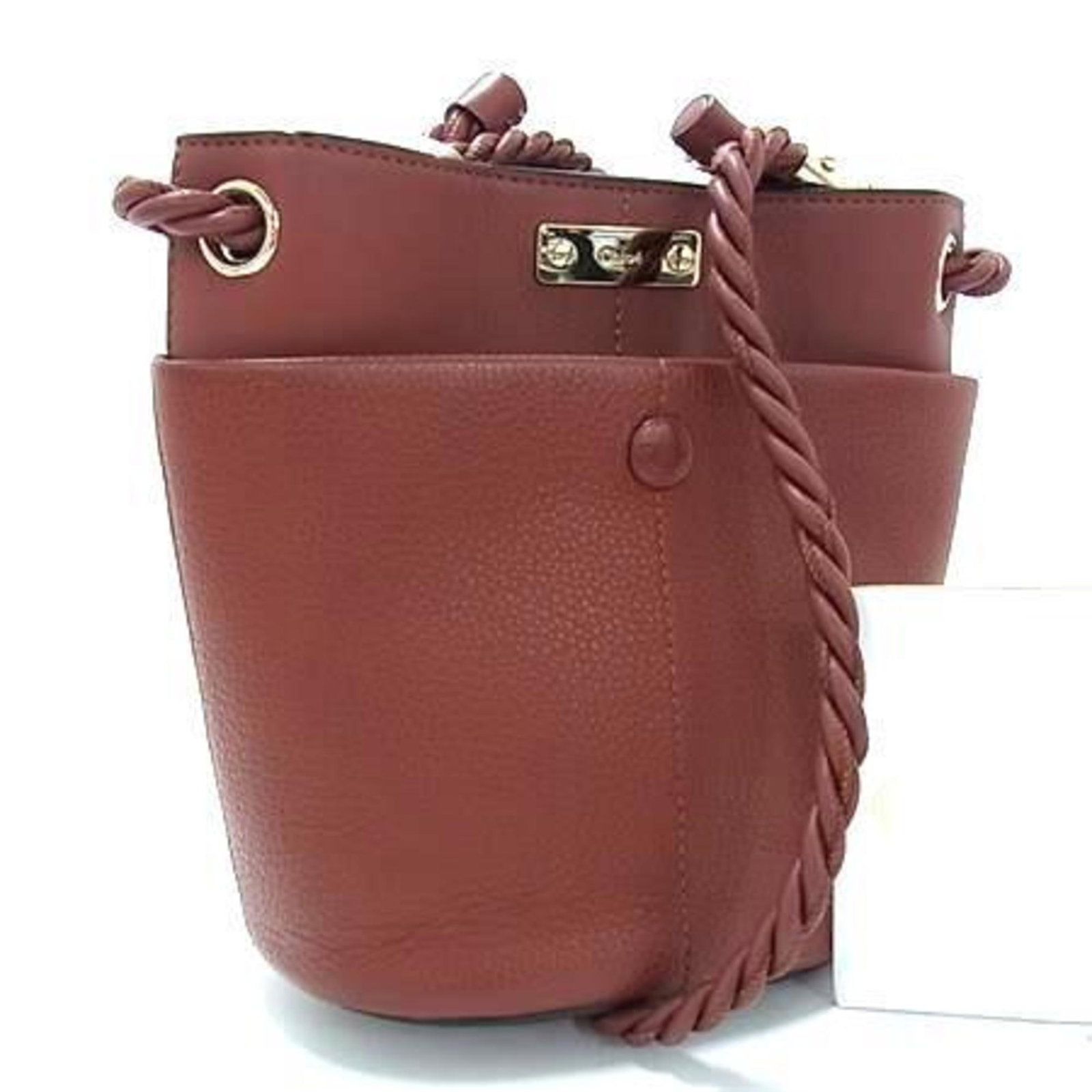Chlo Handbag Shoulder Bag Leather: Chlo Handbag Shoulder Bag Leather Brown leather shoulder bag from Chlo, Italy. Made from high-quality leather, this stylish handbag measures 15cm x 19.5cm x 10.5cm and features a classic design with c