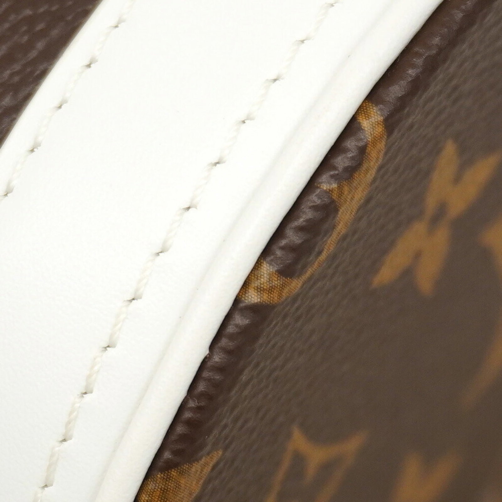 Louis Vuitton Handbag - 6