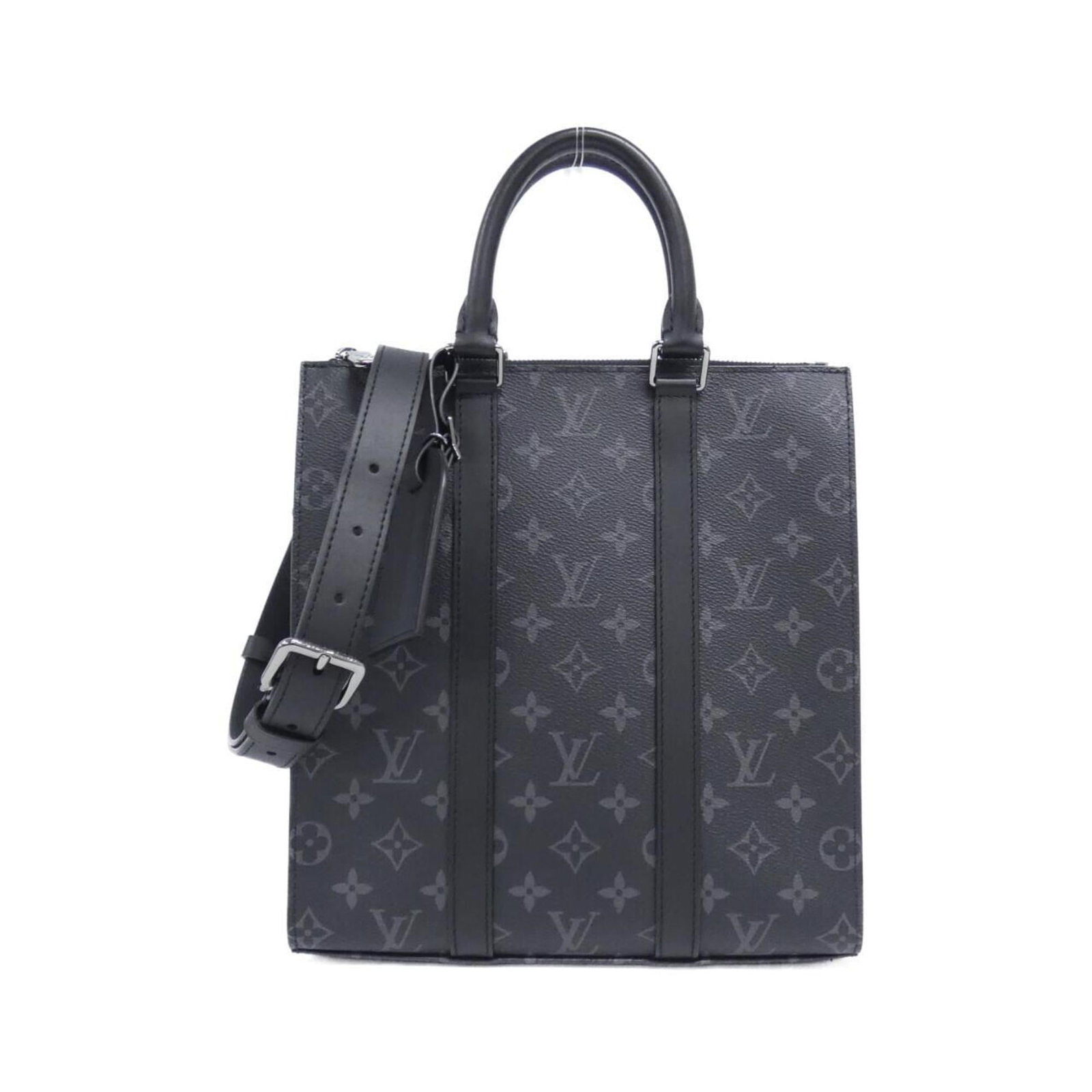 Coated canvas handbag louis vuitton: Coated canvas handbag louis vuitton Coated canvas Louis Vuitton handbag in black, measuring 28cm x 26cm x 7cm. This stylish accessory features a durable coated canvas material and a sleek design that 