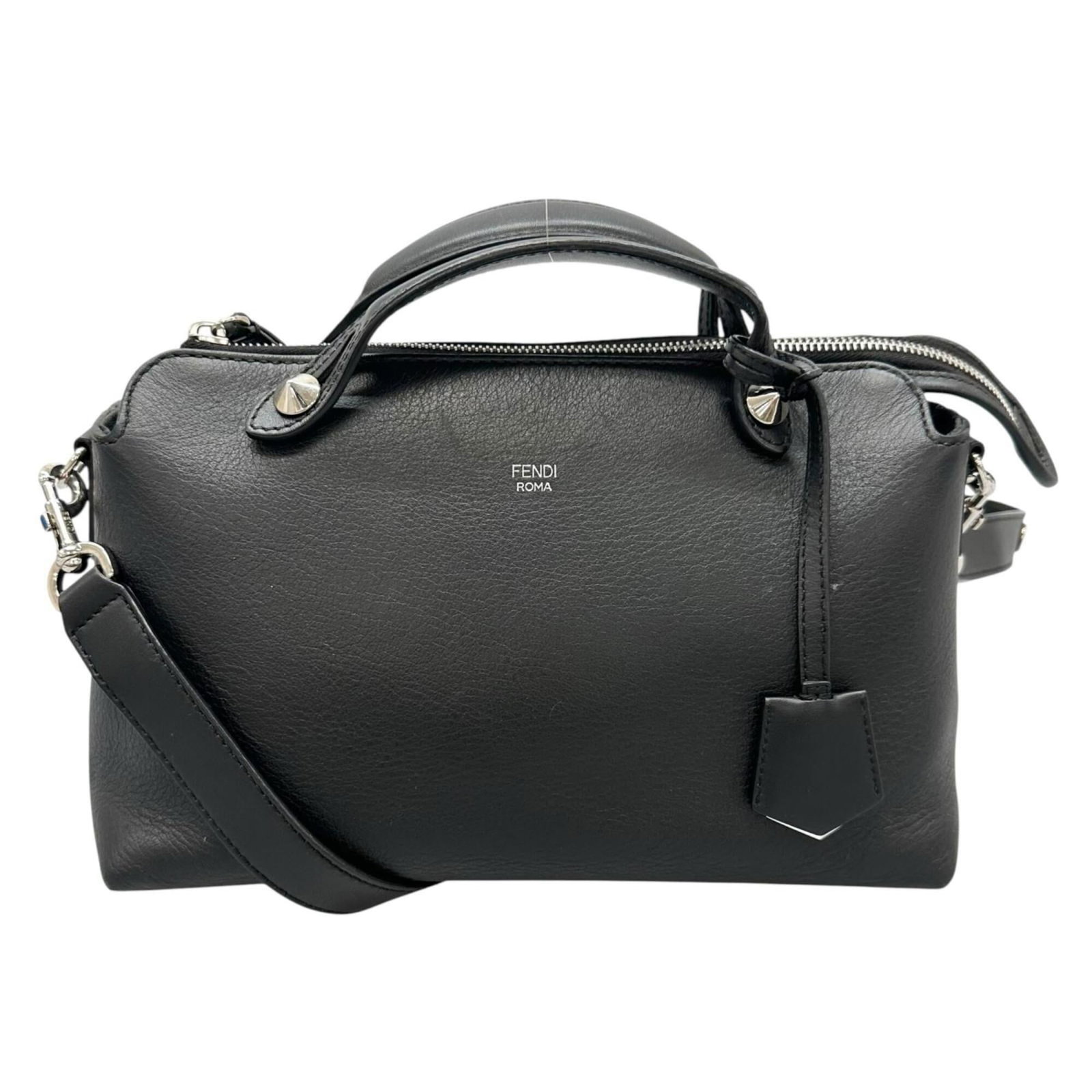 Fendi Shoulder Bag Leather: Fendi Shoulder Bag Leather Fendi Shoulder Bag Leather is made from high-quality leather, featuring a sleek black design. Measuring 17cm x 28cm x 12cm, it offers a stylish and compact size for everyday