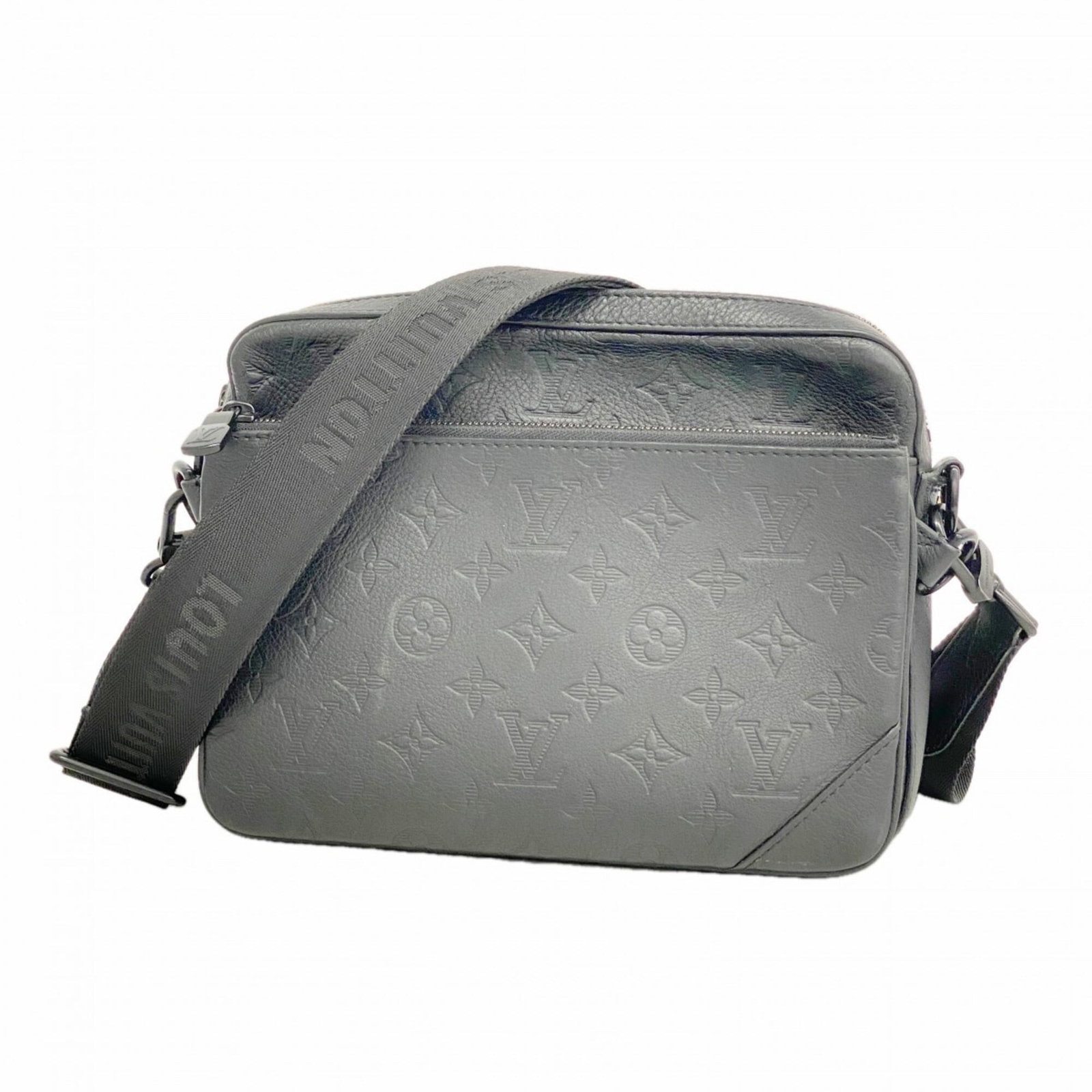 Shoulder Bag By Louis Vuitton: Shoulder Bag By Louis Vuitton Black Louis Vuitton shoulder bag with dimensions 18.5cm x 25cm x 4cm, designed for everyday carry. This classic style features a timeless design and sleek black color. Th