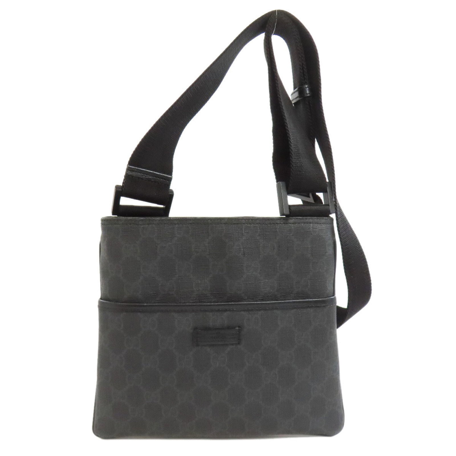 Gucci supreme bag gg: Gucci supreme bag gg Black GG Supreme bag with zipper closure, featuring an open pocket and magnet pocket. The bag measures 20.5cm x 24cm x 1.5cm and has adjustable strap length from 69.5cm to 127cm. 