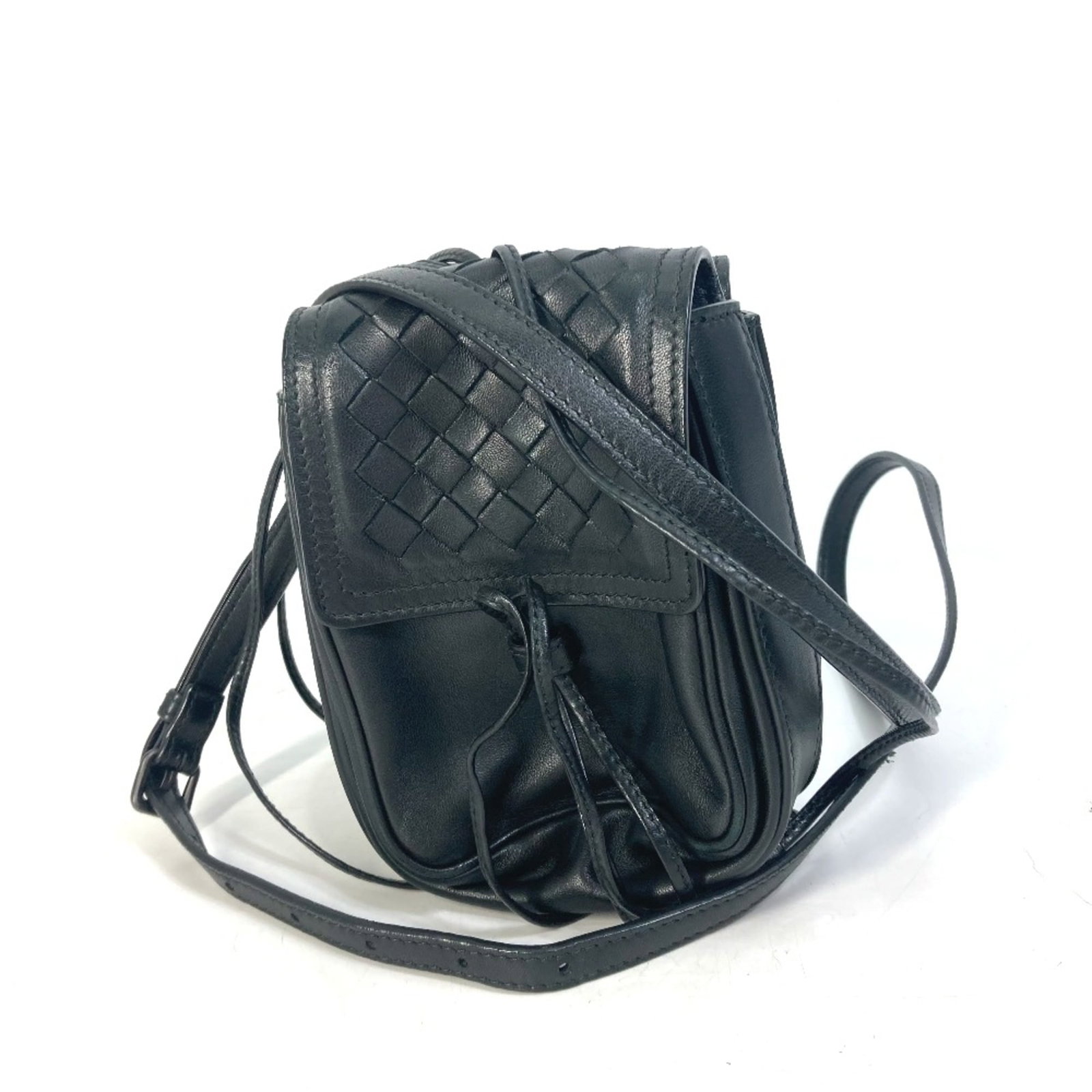 Bottega Veneta Shoulder Bag Leather: Bottega Veneta Shoulder Bag Leather Bottega Veneta Shoulder Bag Leather features black leather construction with a size of W11cmxH16.5cm/W4.3xH6.5inch, and a shoulder strap that extends to 48.8inch / 