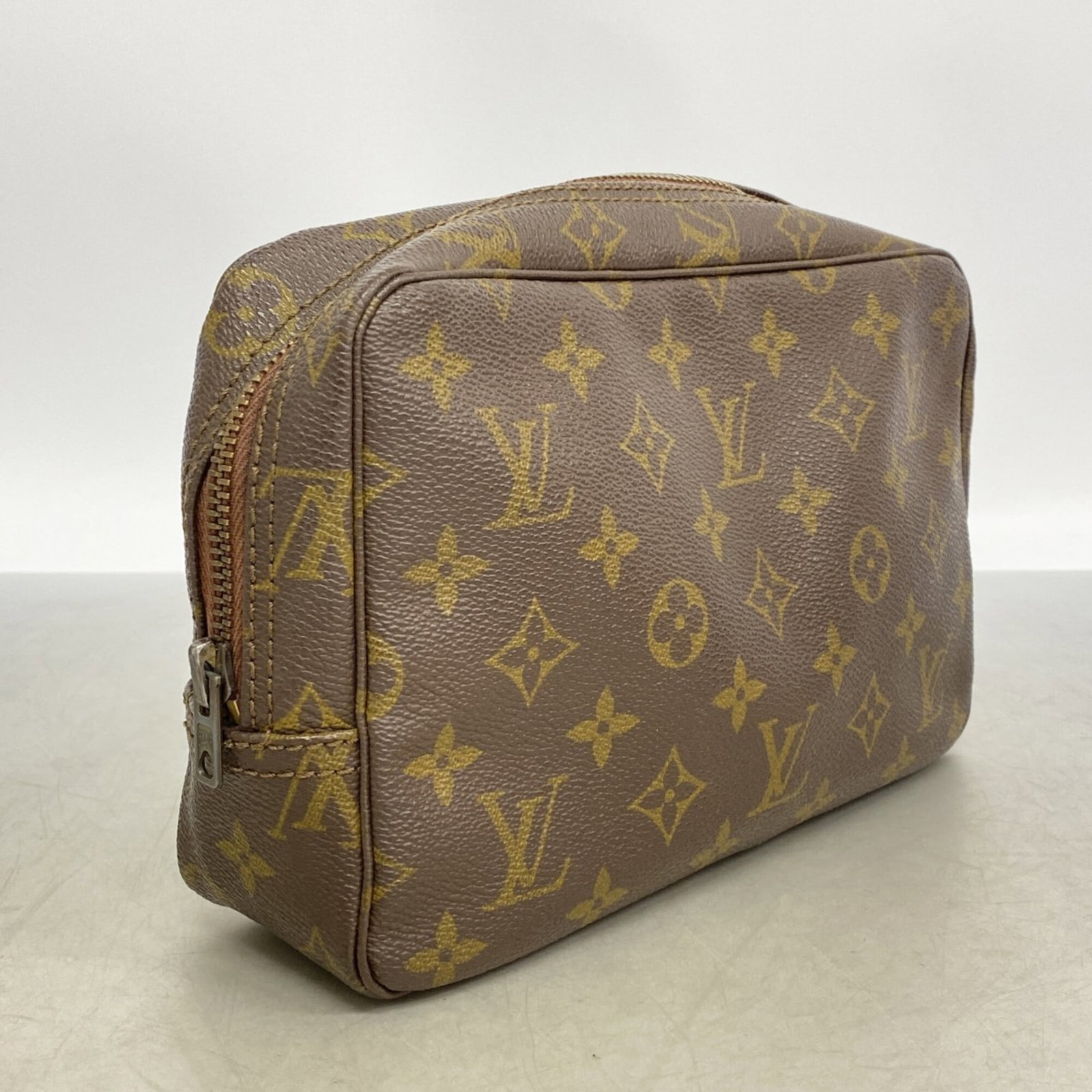 Louis Vuitton Pouch - 2