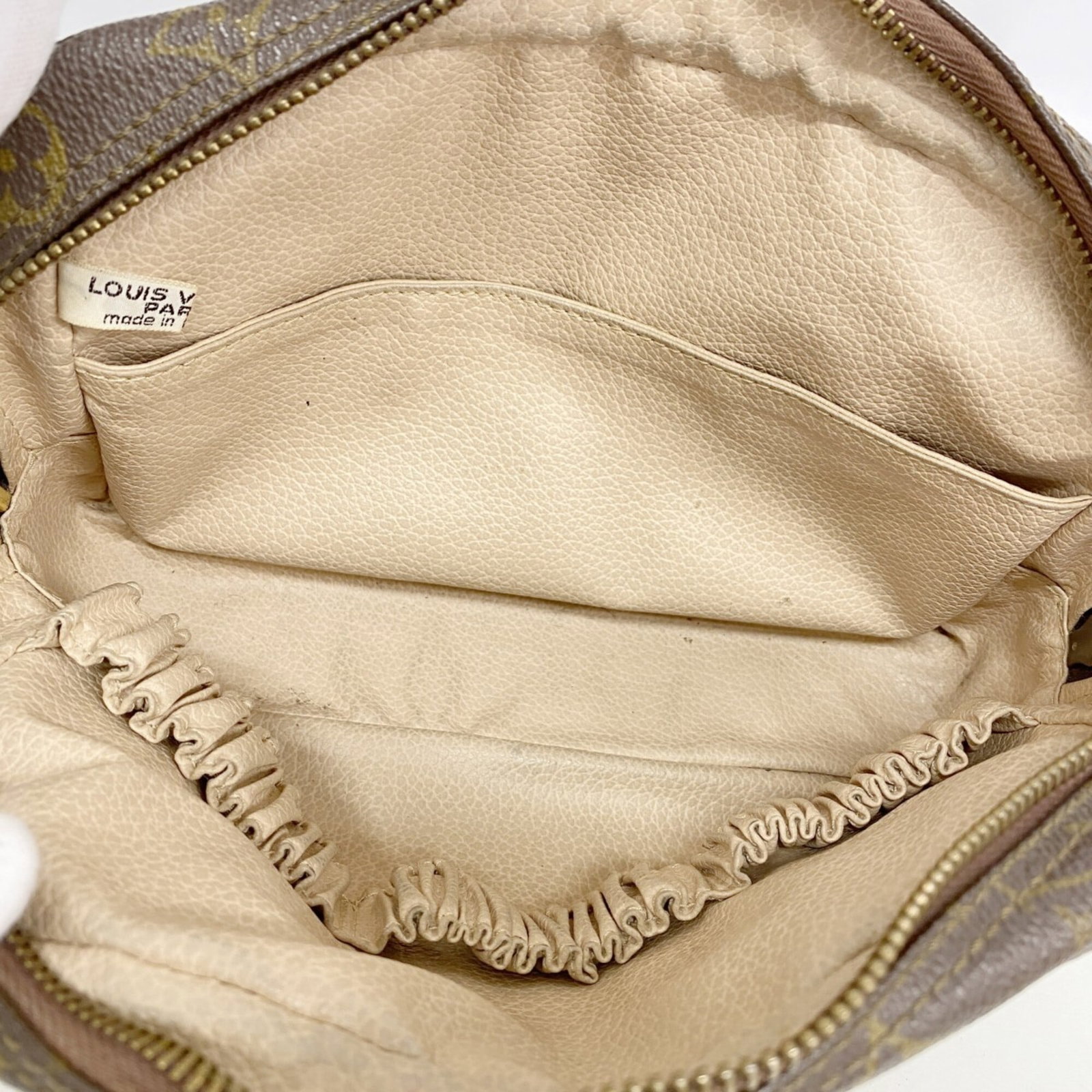 Louis Vuitton Pouch - 4