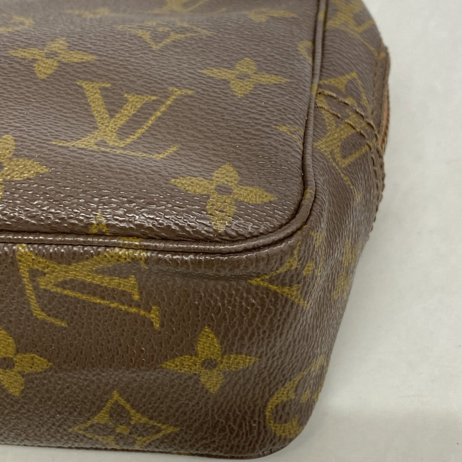 Louis Vuitton Pouch - 7