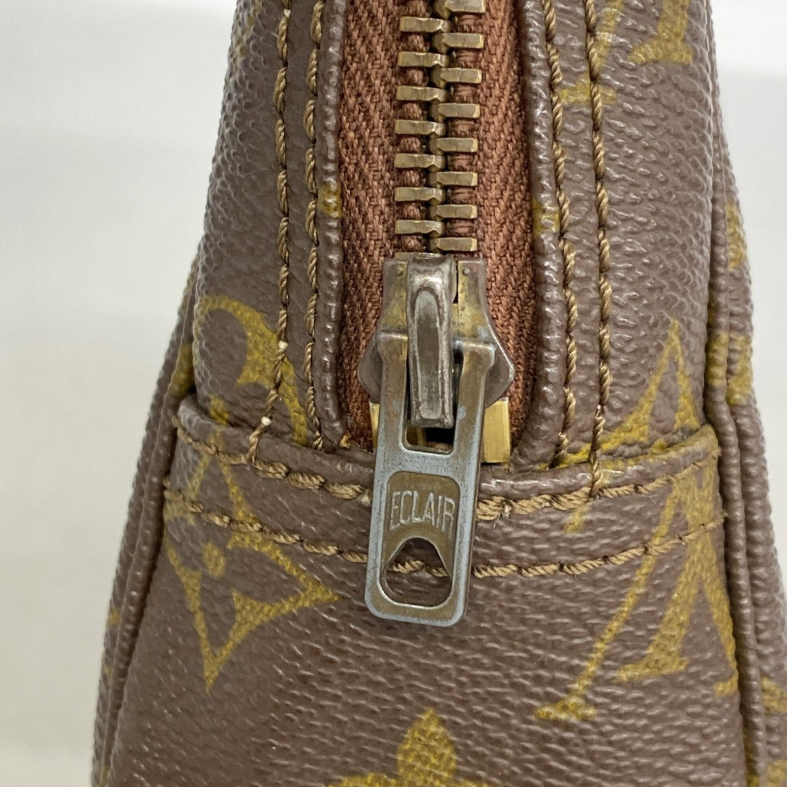 Louis Vuitton Pouch - 8