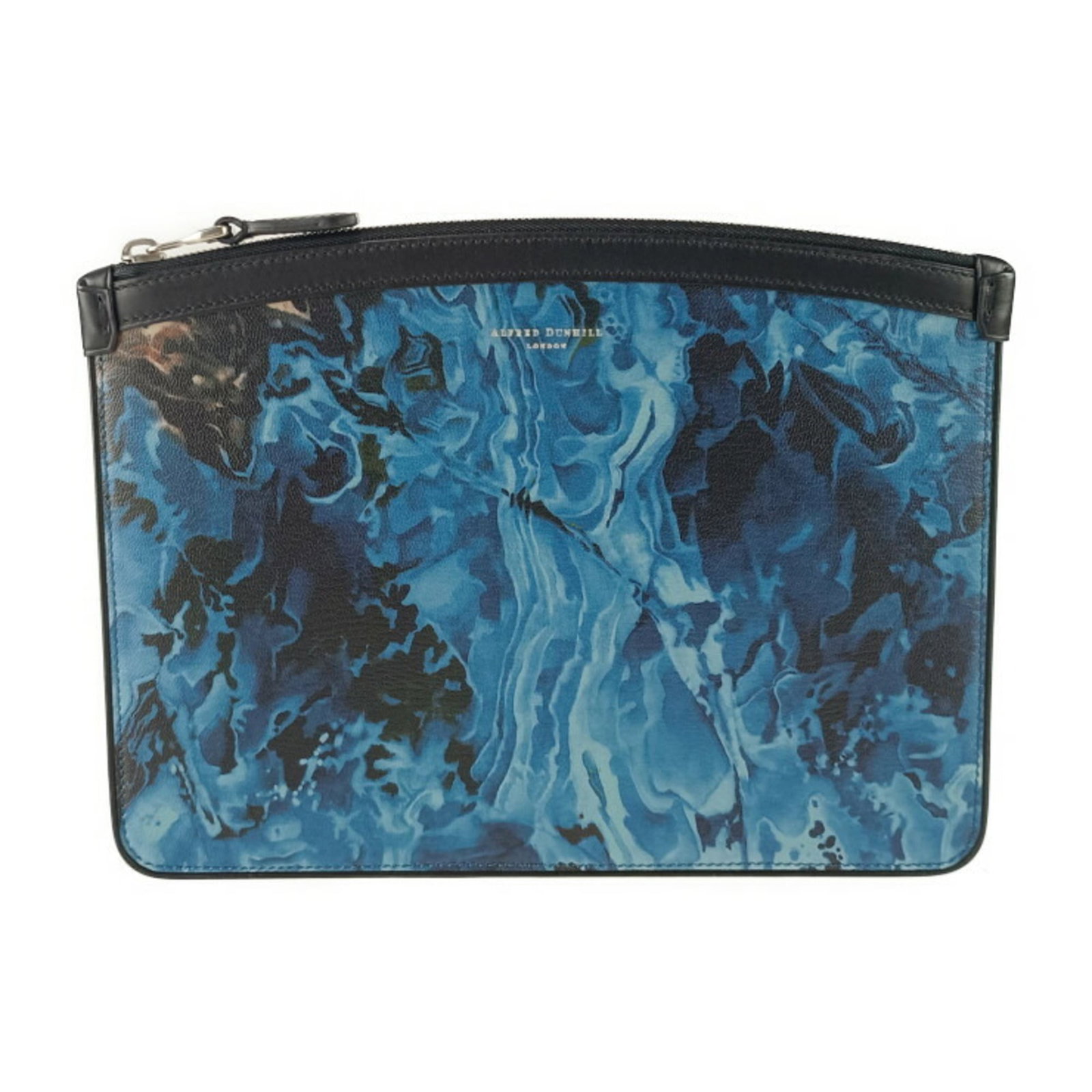 Leather clutch bag pouch Dunhill: Leather clutch bag pouch Dunhill Dunhill's blue leather clutch bag pouch boasts a sleek, compact design with dimensions of 22.5cm x 30.5cm / 8.85'' x 12''. Made from high-quality leather, this stylish
