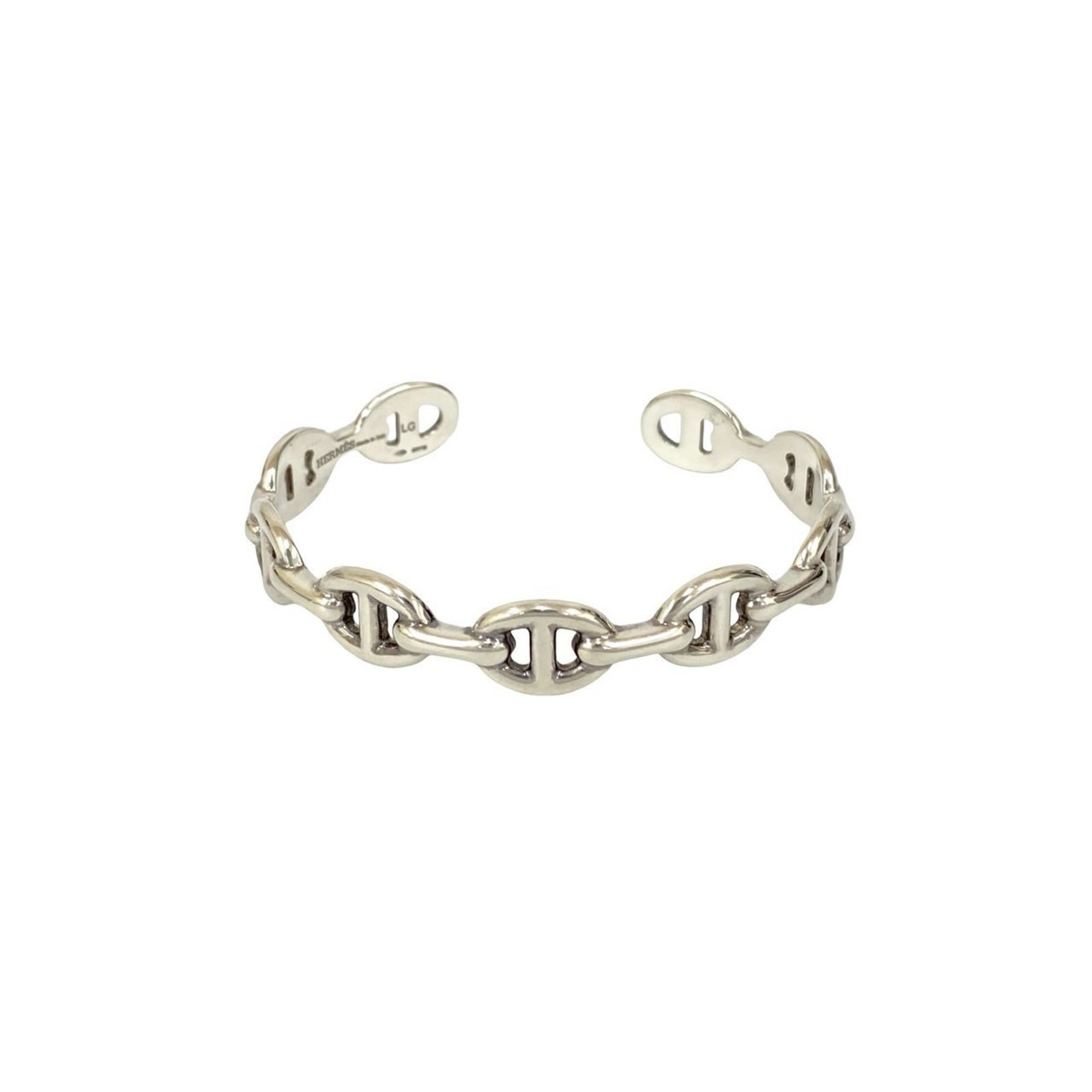 Hermes bangle silver 925: Hermes bangle silver 925 Silver 925 bangle from Hermes, measuring 17cm in length. This elegant bangle showcases the brand's signature style with its sleek design and high-quality silver material. A be