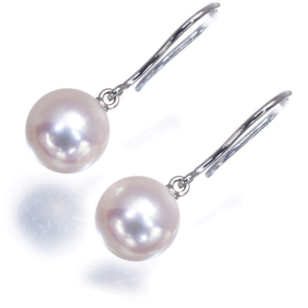 Mikimoto Earrings Akoya Pearl 8.4Mm Hook Solitaire 18K 750 White Gold: Mikimoto Earrings Akoya Pearl 8.4Mm Hook Solitaire 18K 750 White Gold 18k White Gold Earrings with Large Akoya Pearl. The Mikimoto earrings feature an impressive 8.4mm Akoya pearl set in a hook solita