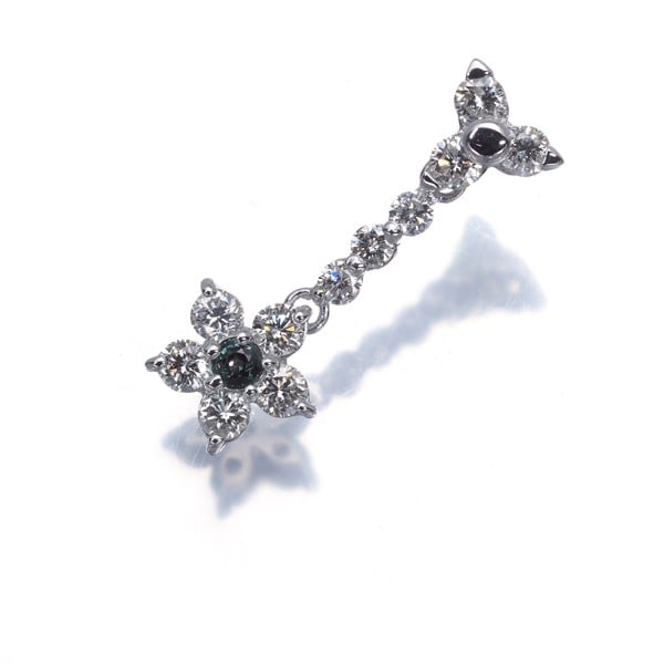 Alexandrite 0.04Ct Diamond 0.45Ct Flower Pendant 18K 750 White Gold: Alexandrite 0.04Ct Diamond 0.45Ct Flower Pendant 18K 750 White Gold The 0.04ct Alexandrite surrounded by a delicate flower design in 18K white gold creates a captivating and unique piece. This elegant