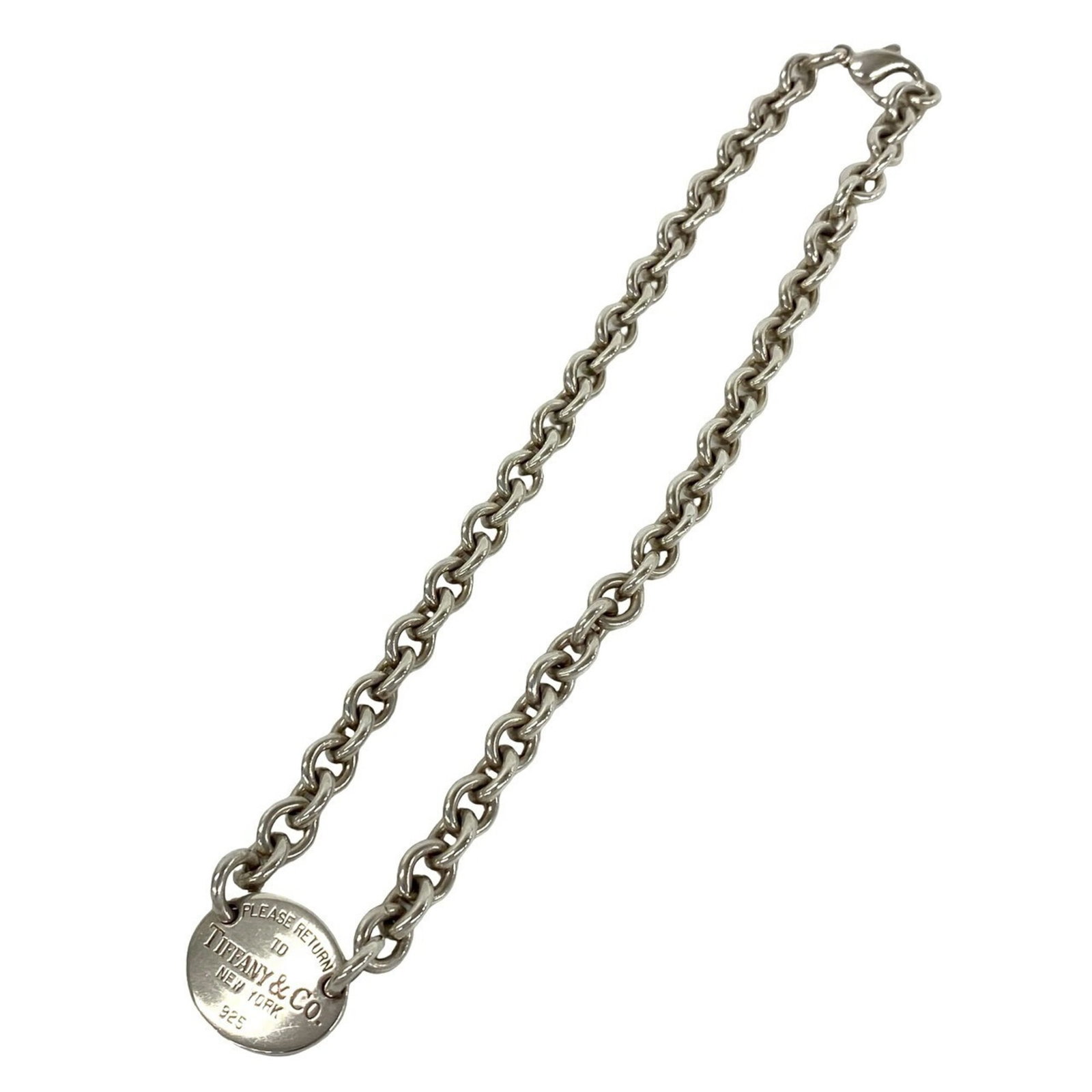 Tiffany&Co. Tiffany Vintage Return To Oval Necklace Sterling Silver 925 Item No. 35247: Tiffany&Co. Tiffany Vintage Return To Oval Necklace Sterling Silver 925 Item No. 35247 Sterling silver necklace with Tiffany&Co. logo, featuring a return to oval pendant measuring 18mm x 22mm. The nec