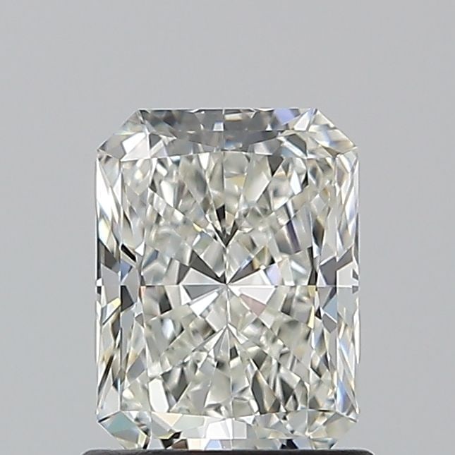 GIA Radiant 0.9ct I VVS2 - Loose Natural Diamond: GIA Radiant 0.9ct I VVS2 - Loose Natural Diamond GIA certification and EX polish make this 0.9ct I VVS2 diamond stand out, with its exceptional clarity and cut quality evident in the EX symmetry. The 