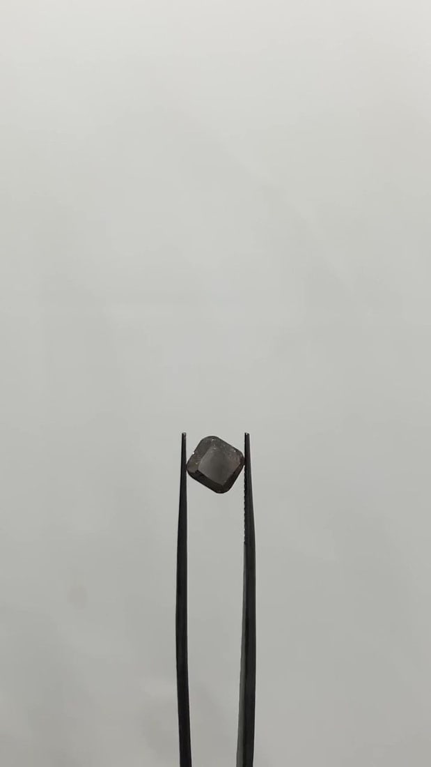 GIA Cushion Brilliant 1.76ct Fancy Dark Gray VVS2 - Loose Natural Diamond: GIA Cushion Brilliant 1.76ct Fancy Dark Gray VVS2 - Loose Natural Diamond GIA certifies this 1.76ct Fancy Dark Gray VVS2 diamond as a Loose Natural, showcasing its exceptional clarity and color. The E