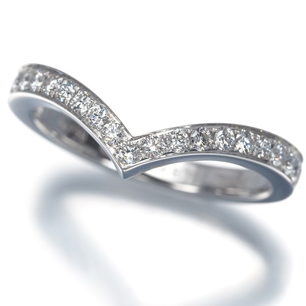 Chaumet Ring Diamond 0.40Ct Josephine Aigrette Eu52 18K 750 White Gold: Chaumet Ring Diamond 0.40Ct Josephine Aigrette Eu52 18K 750 White Gold Chaumet's 18k white gold ring features a stunning 0.40ct diamond set in the iconic Josephine Aigrette design, creating a timeless