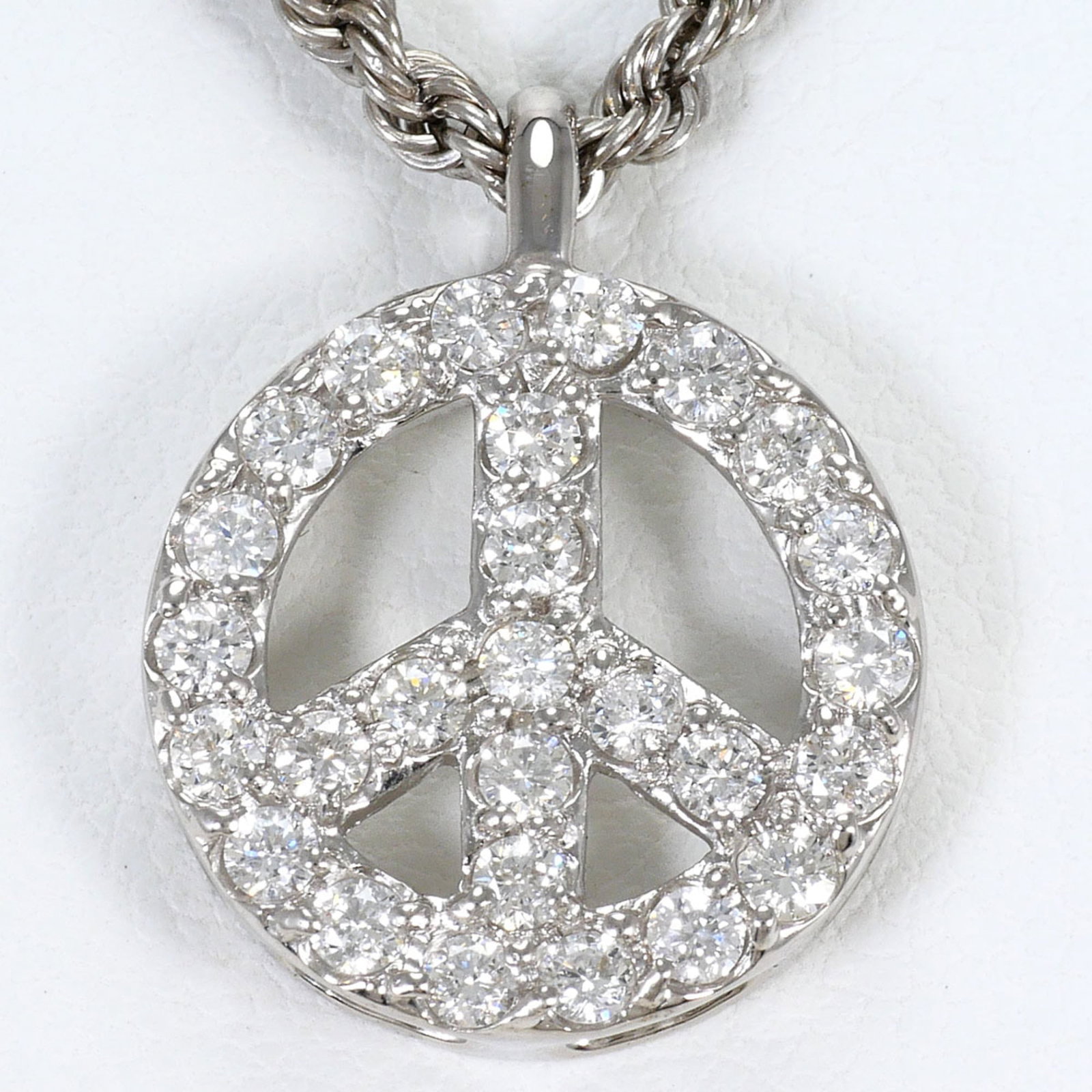 18K (18-Karat White Gold) Necklace With 0.66Ct Diamond Includes Appraisal Certificate Total Weight: 18K (18-Karat White Gold) Necklace With 0.66Ct Diamond Includes Appraisal Certificate Total Weight 18K white gold necklace with a stunning 0.66ct diamond pendant, perfectly complemented by the