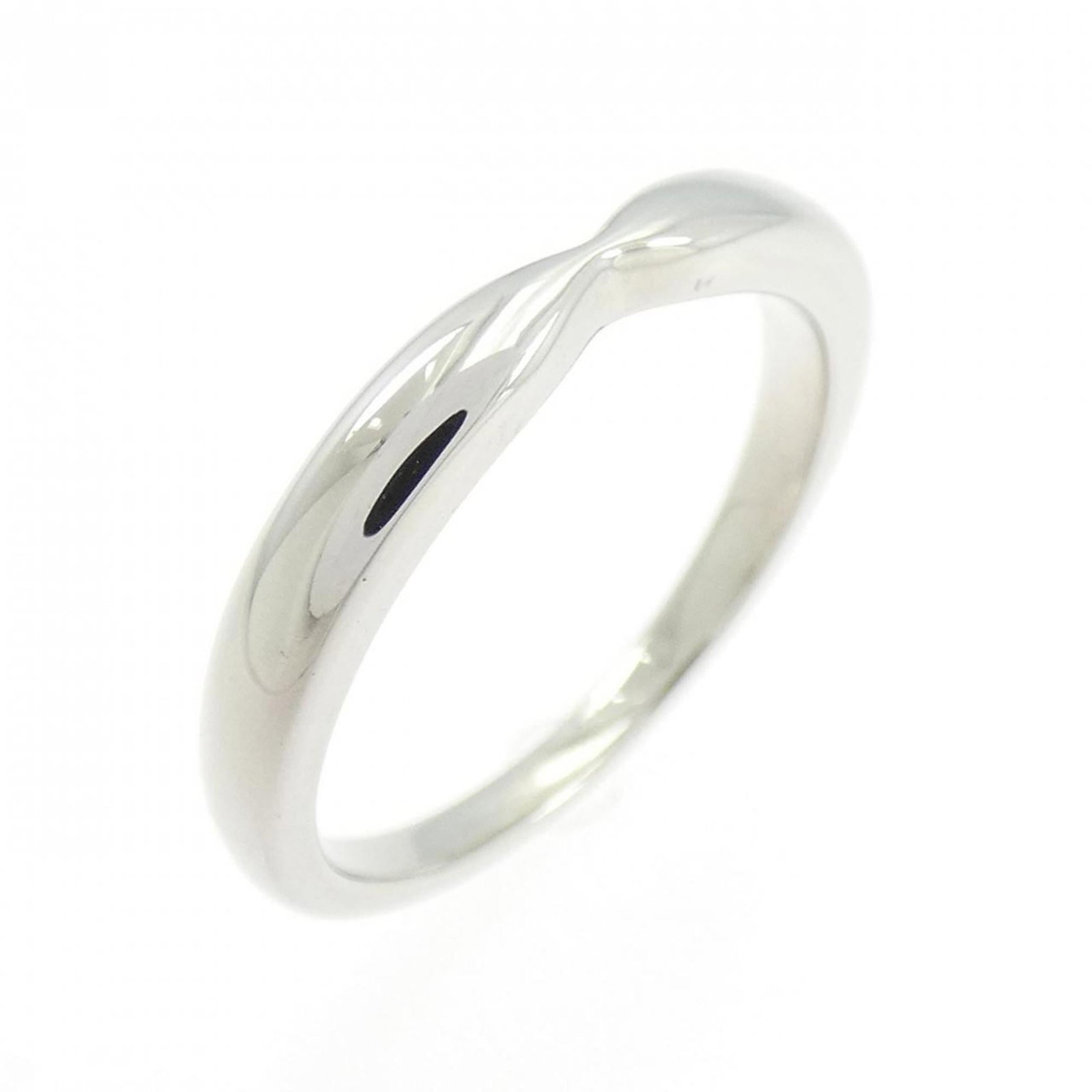 Tiffany Band Ring Platinum 950: Tiffany Band Ring Platinum 950 Platinum 950 Tiffany band ring offers a sleek and sophisticated design. Made from high-quality platinum, this US size 5 ring provides a comfortable fit for women. The