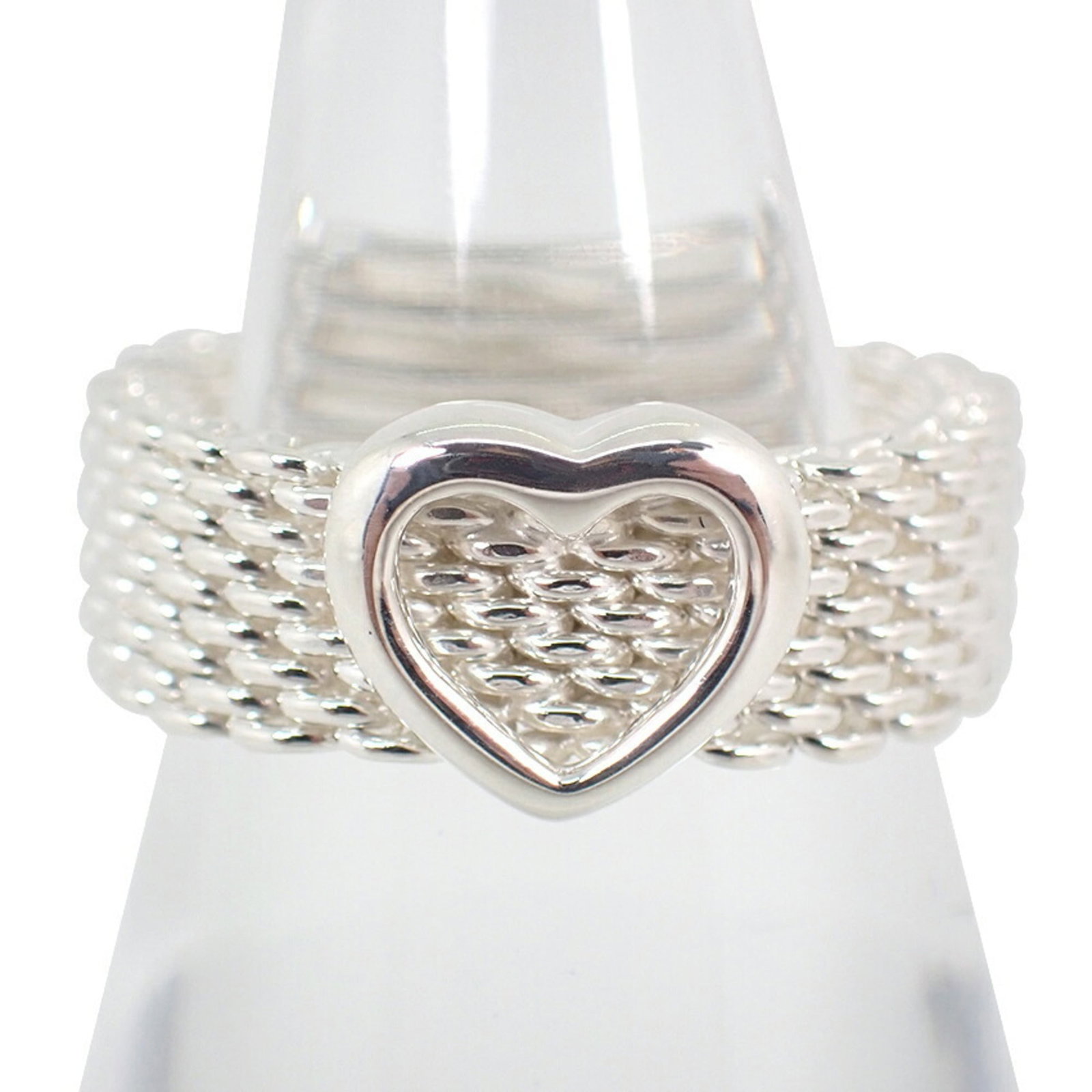 Tiffany Band Ring Sterling Silver 925: Tiffany Band Ring Sterling Silver 925 Sterling silver band ring from Tiffany, featuring a classic design in 925 quality. This women's ring measures US size 6.5 and showcases the brand's signature styl