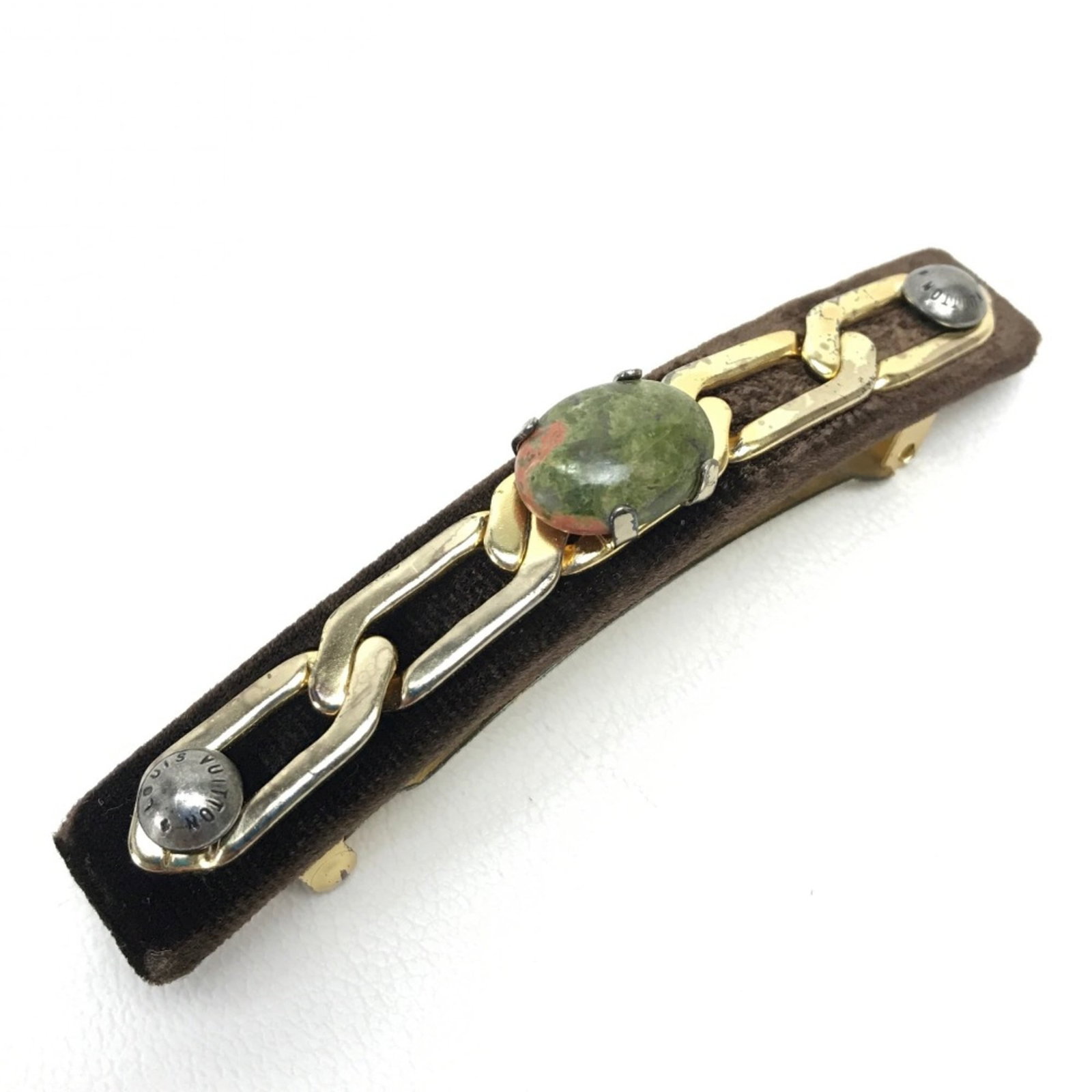 Louis Vuitton leather: Louis Vuitton leather Brown Louis Vuitton leather with dimensions of W1.5cm/W0.6inch and total length of 3.9inch / 10cm. This piece features a classic design, characteristic of the iconic M64994