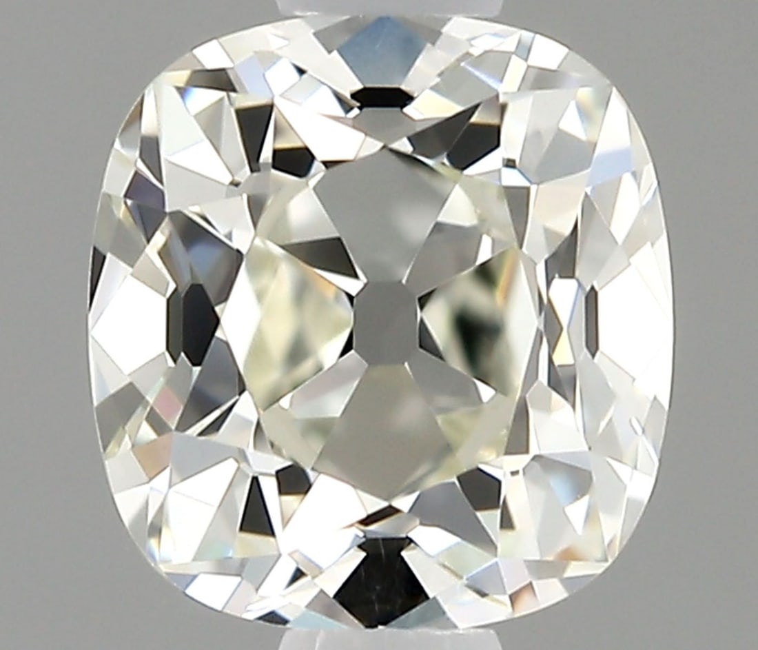 Pear 0.72ct J VVS2 - Loose Natural Diamond: Pear 0.72ct J VVS2 - Loose Natural Diamond The 0.72ct J VVS2 loose natural diamond boasts exceptional clarity and color, with a high polish level that enhances its brilliance. Its precise
