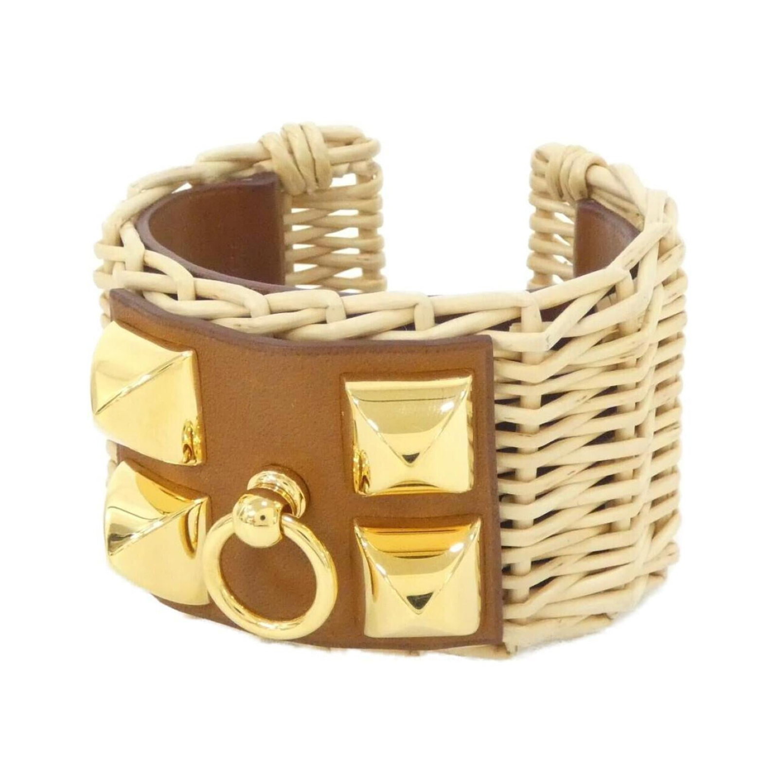 Barenia leather Hermes bangle: Barenia leather Hermes bangle Barenia leather Hermes bangle in Fauve color, featuring gold accents and a length of 17cm. This stylish accessory showcases the brand's signature attention to detail and 