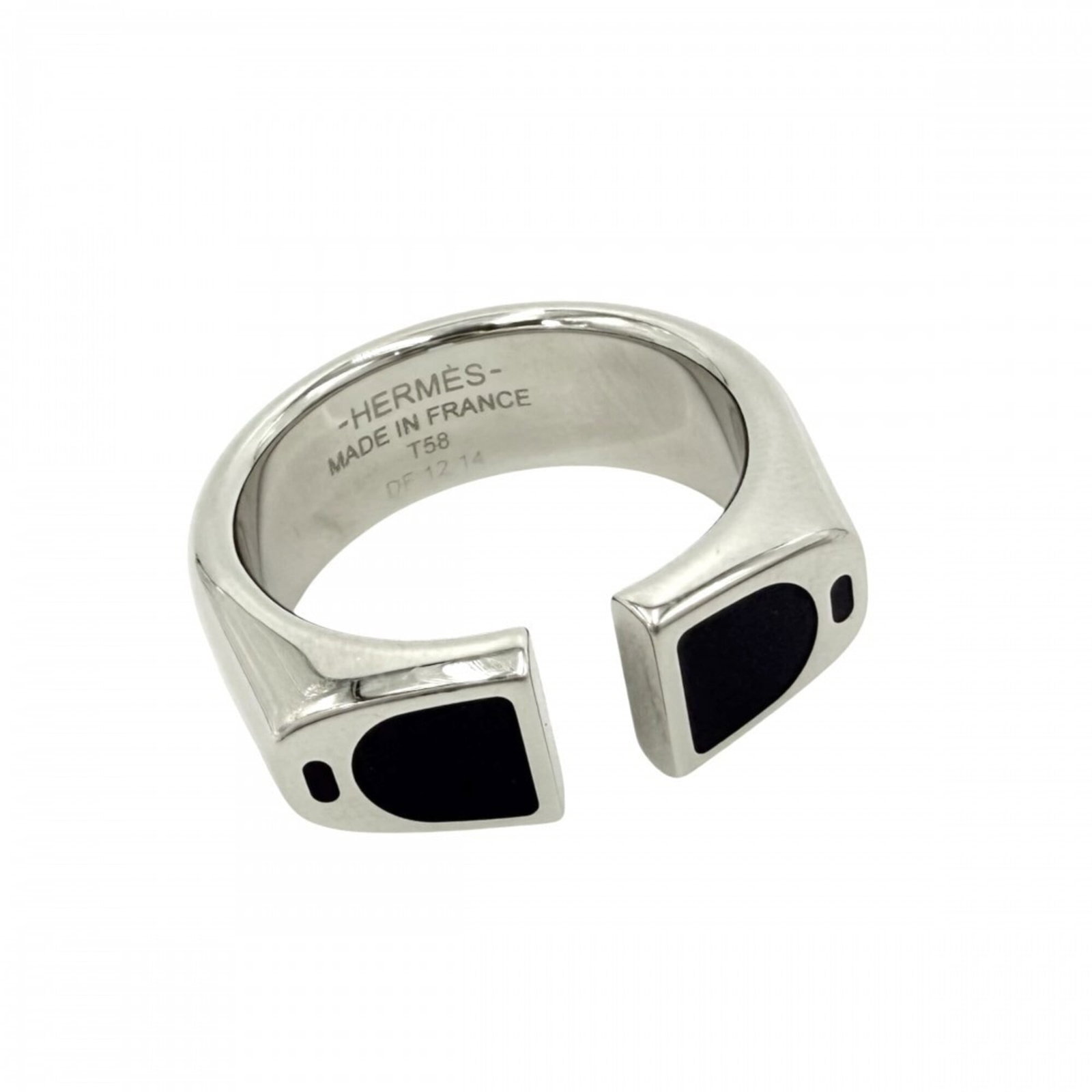 Hermes steel ring band: Hermes steel ring band Stainless steel band ring from Hermes, available in navy and silver. This men's ring features a US size 8.5 design made from durable stainless steel material. A classic choice f